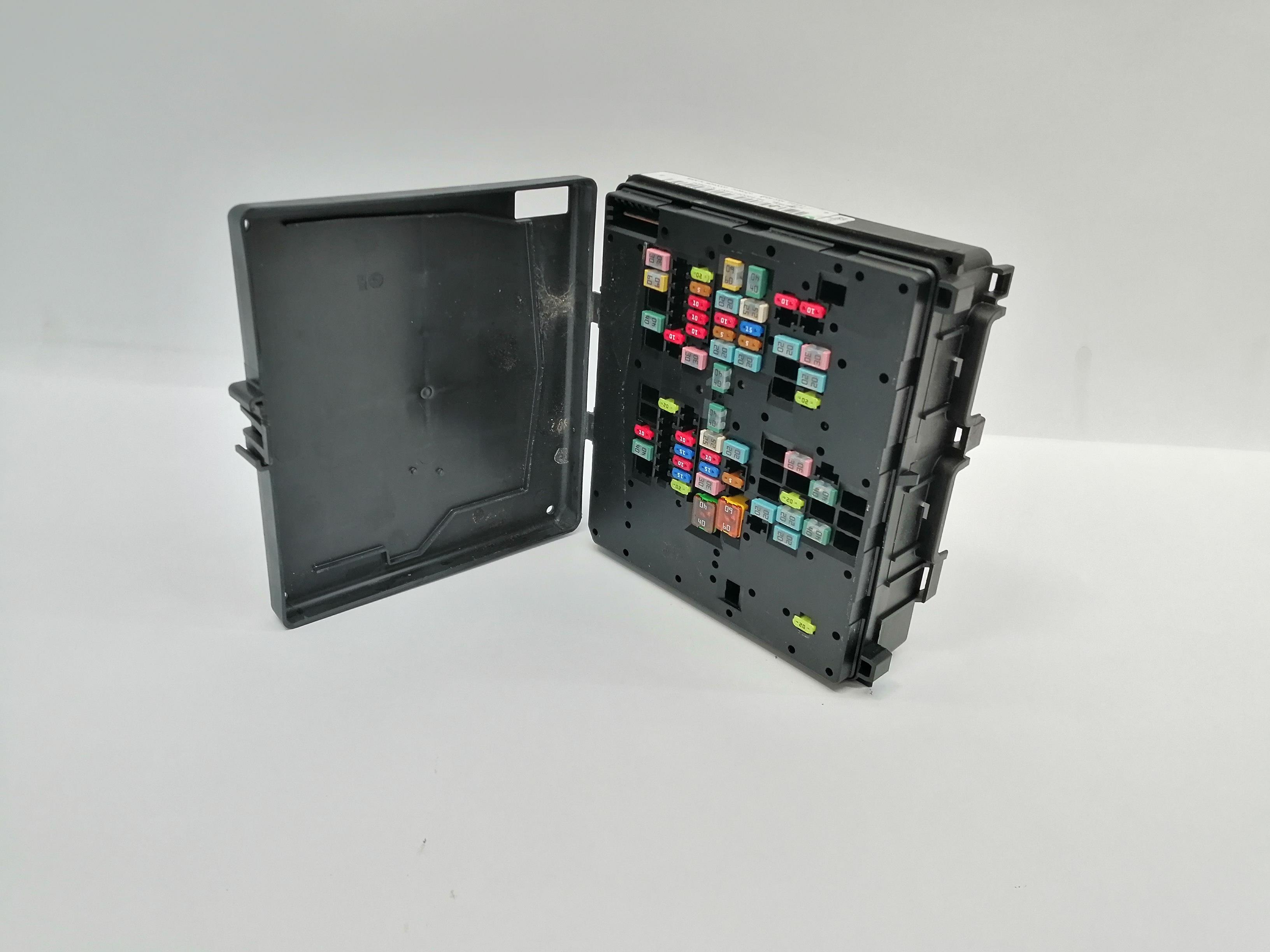 MERCEDES-BENZ GLC Coupe C253 (2016-2019) Fuse Box 2434800 24034635