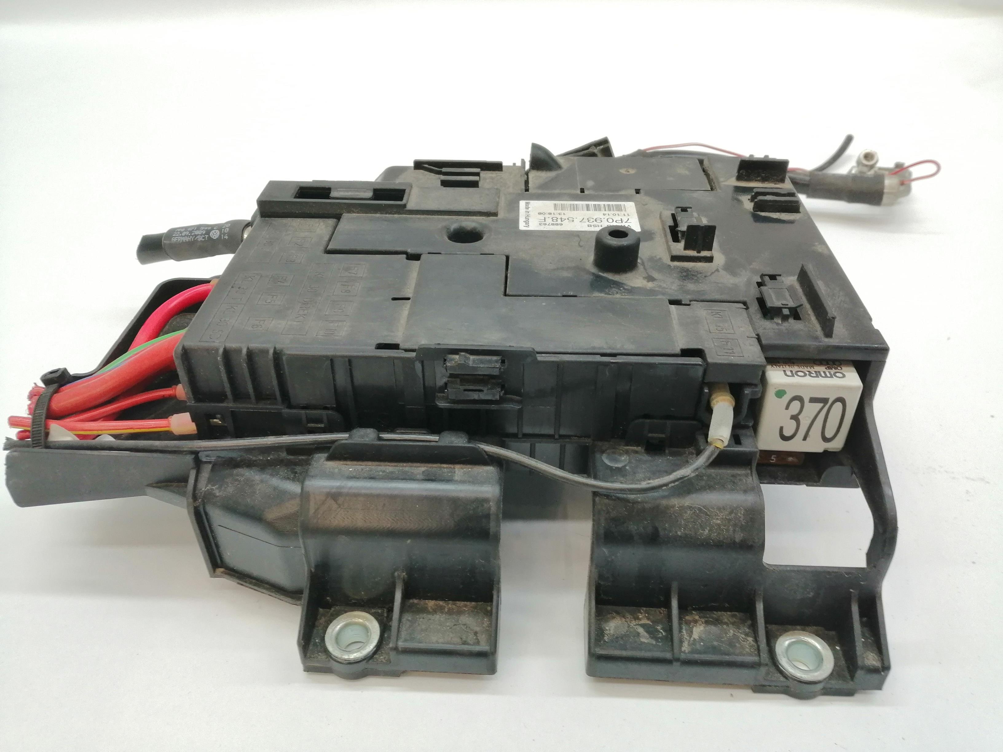 VOLKSWAGEN Touareg 2 generation (2010-2018) Fuse Box 7P0937548F 23562985