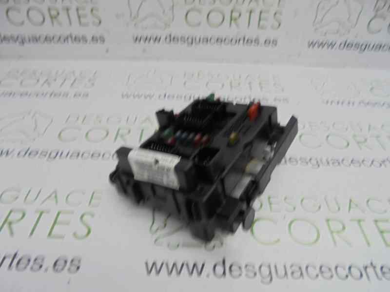 PEUGEOT 307 1 generation (2001-2008) Fuse Box 32075845 27506955