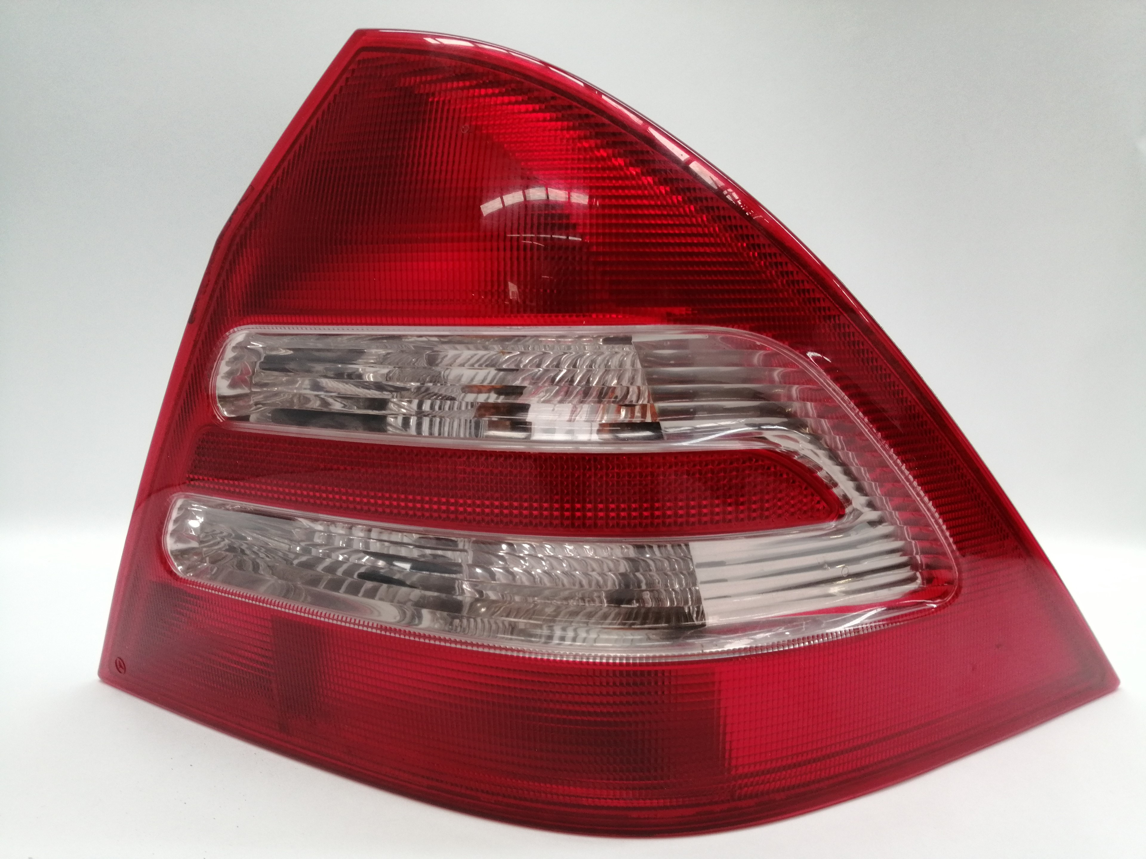 MERCEDES-BENZ C-Class W203/S203/CL203 (2000-2008) Rear Right Taillight Lamp A2038200264 24016361