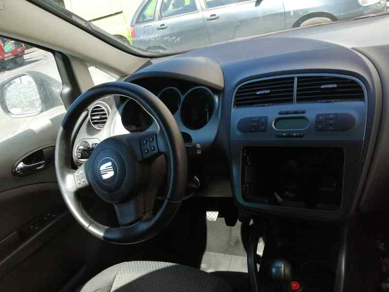 SEAT Toledo 3 generation (2004-2010) Priekinių kairių durų langų pakėlimo mygtukai 1K4959857C 18475391