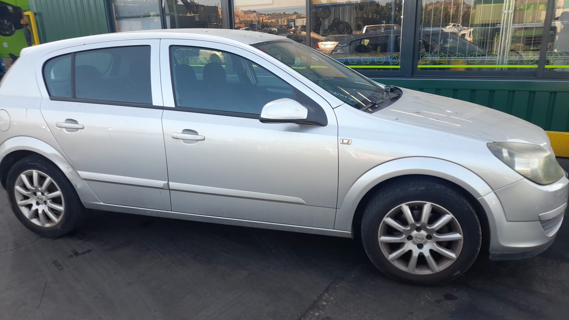 BENTLEY Astra J (2009-2020) Fremre støtfanger 1400303 25058604