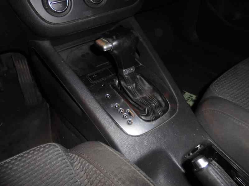 VOLKSWAGEN Jetta 5 generation (2005-2011) Aizmugurējo kreiso durvju logu pacēlājs 1K5839401B 18368520