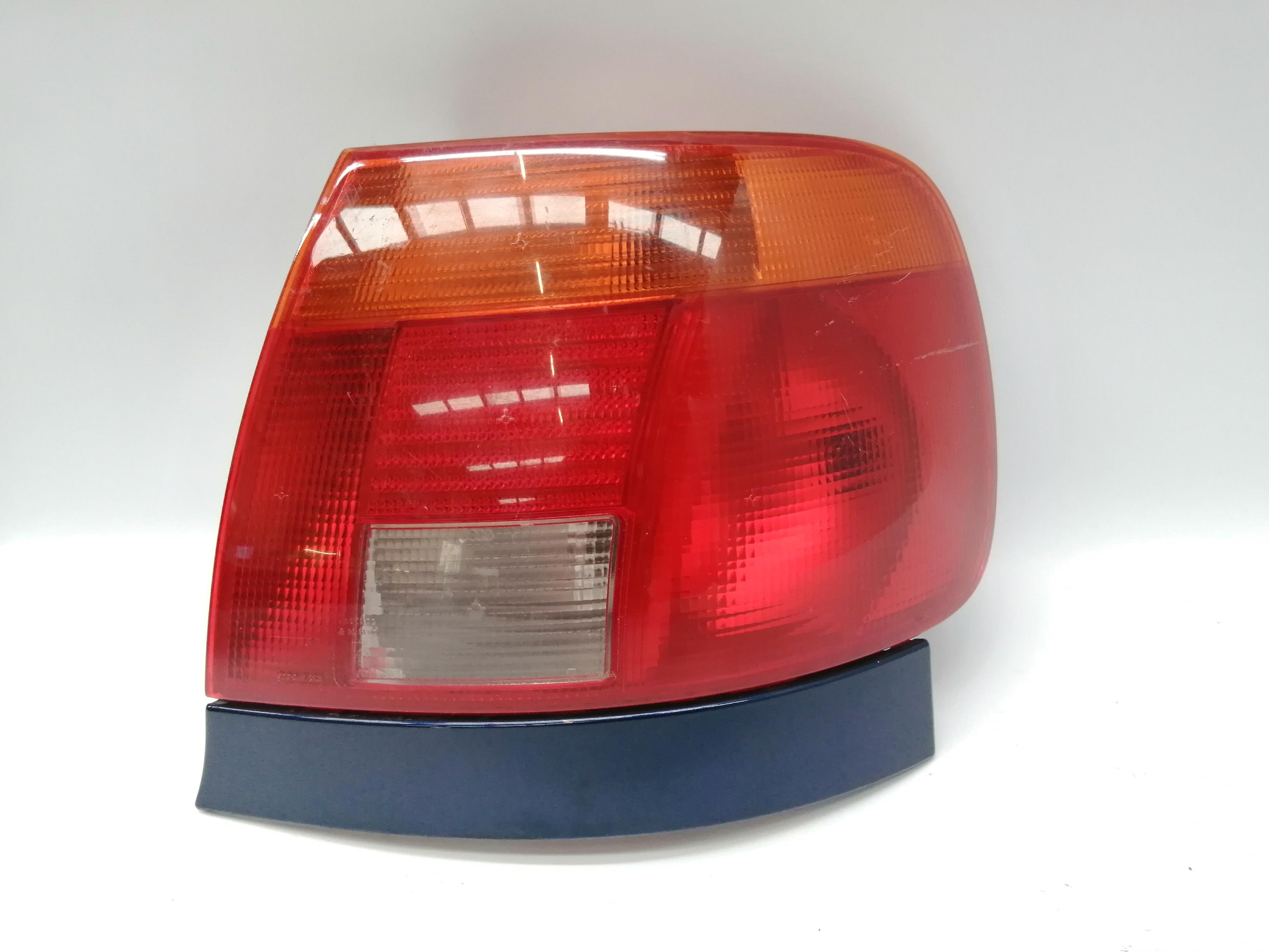 HONDA A4 B5/8D (1994-2001) Rear Right Taillight Lamp 25187184