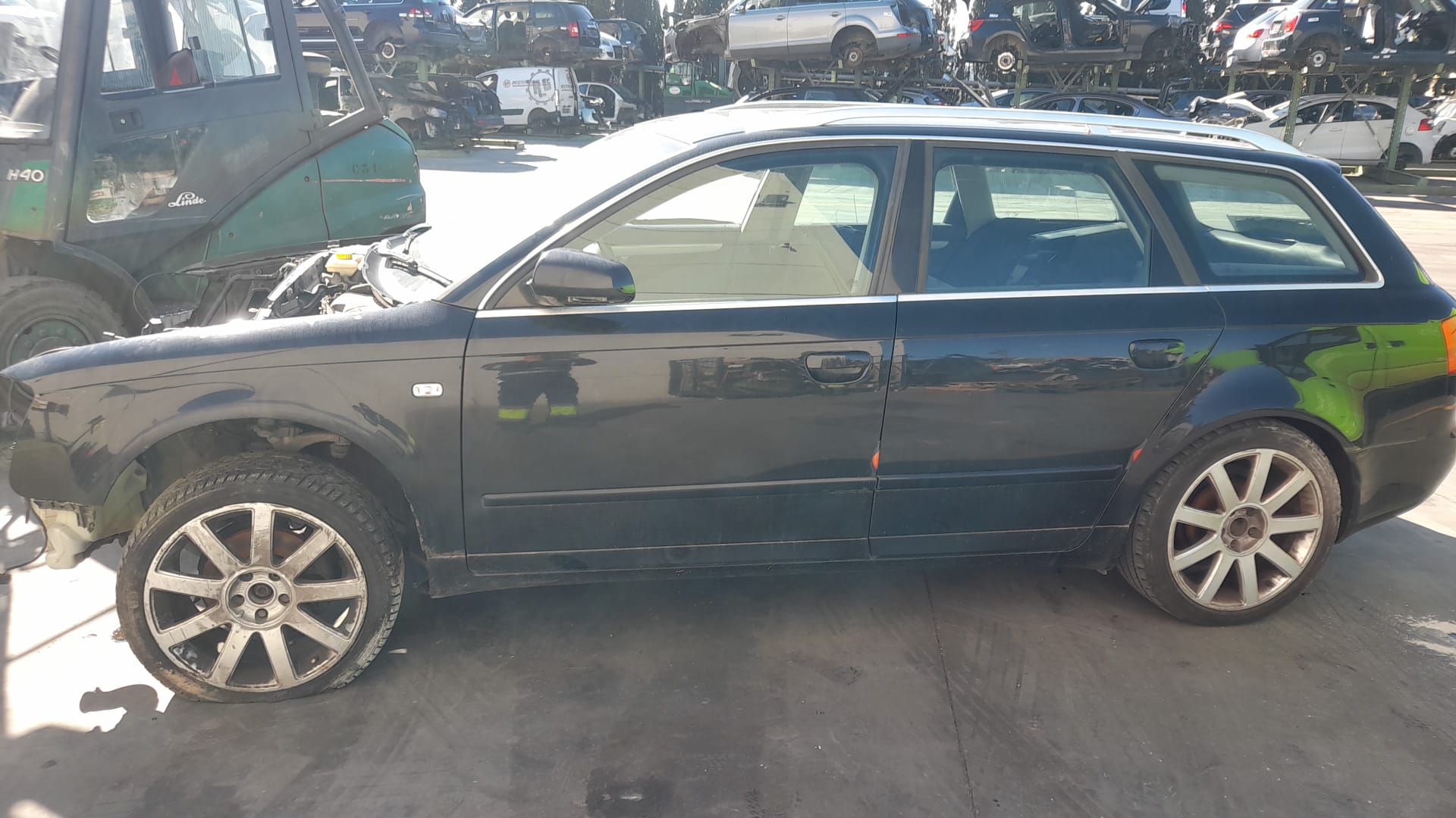 AUDI A4 B7/8E (2004-2008) Aizmugurējās kreisās durvis 8E0833051J 18665171