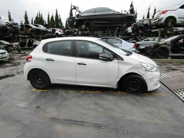 PEUGEOT 208 Peugeot 208 (2012-2015) Porlasztóventilátor 9801666680 18473628