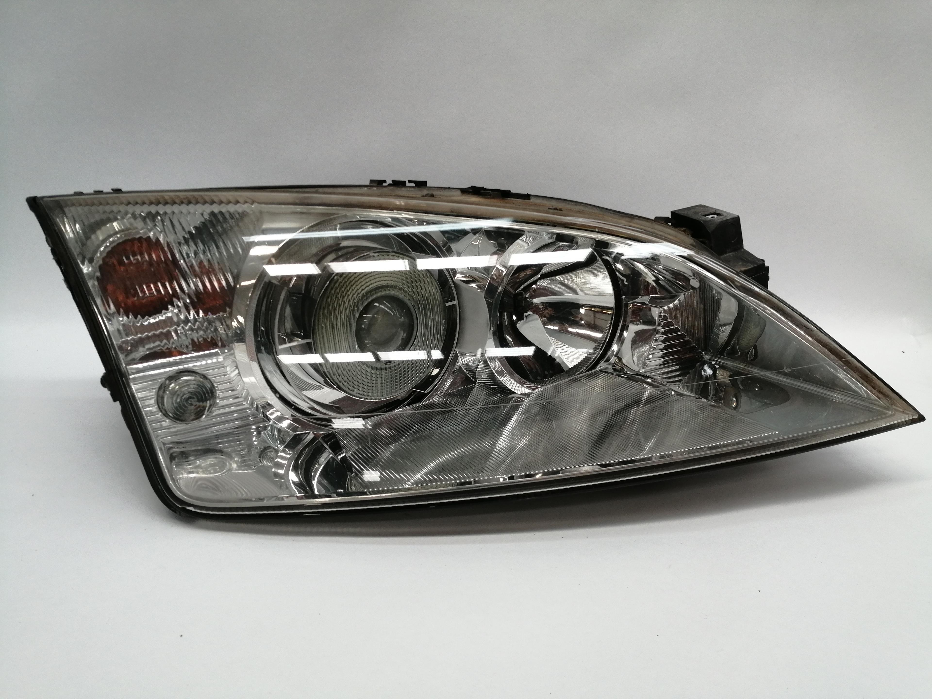 FORD Mondeo 3 generation (2000-2007) Front Right Headlight 1435622 25044523