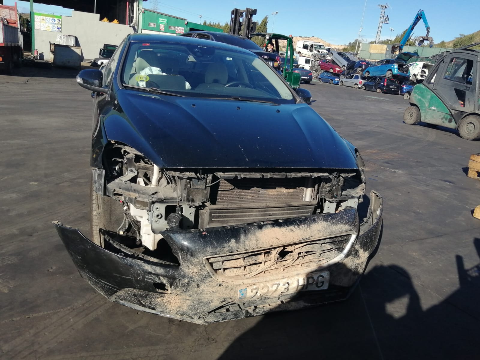 VOLVO V40 2 generation (2012-2020) Aizmugurējās kreisās durvis 32321999 18634526