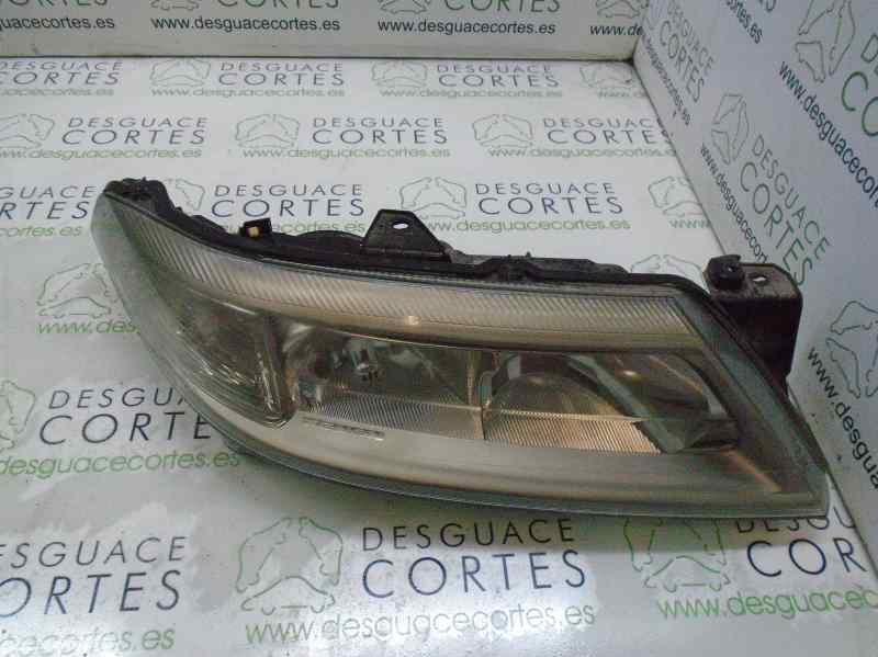 RENAULT Laguna 2 generation (2001-2007) Pravé predné svetlo 7701053932 27505799