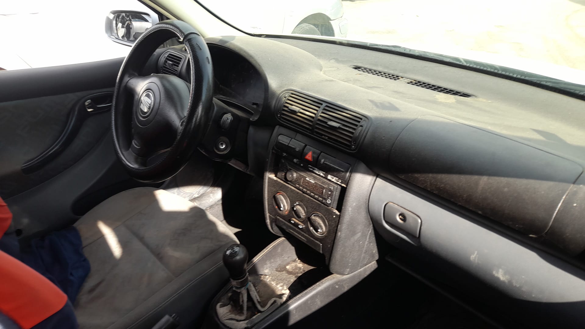 SEAT Toledo 2 generation (1999-2006) Front Left Door Window Regulator Motor 1C1959801A 21352482