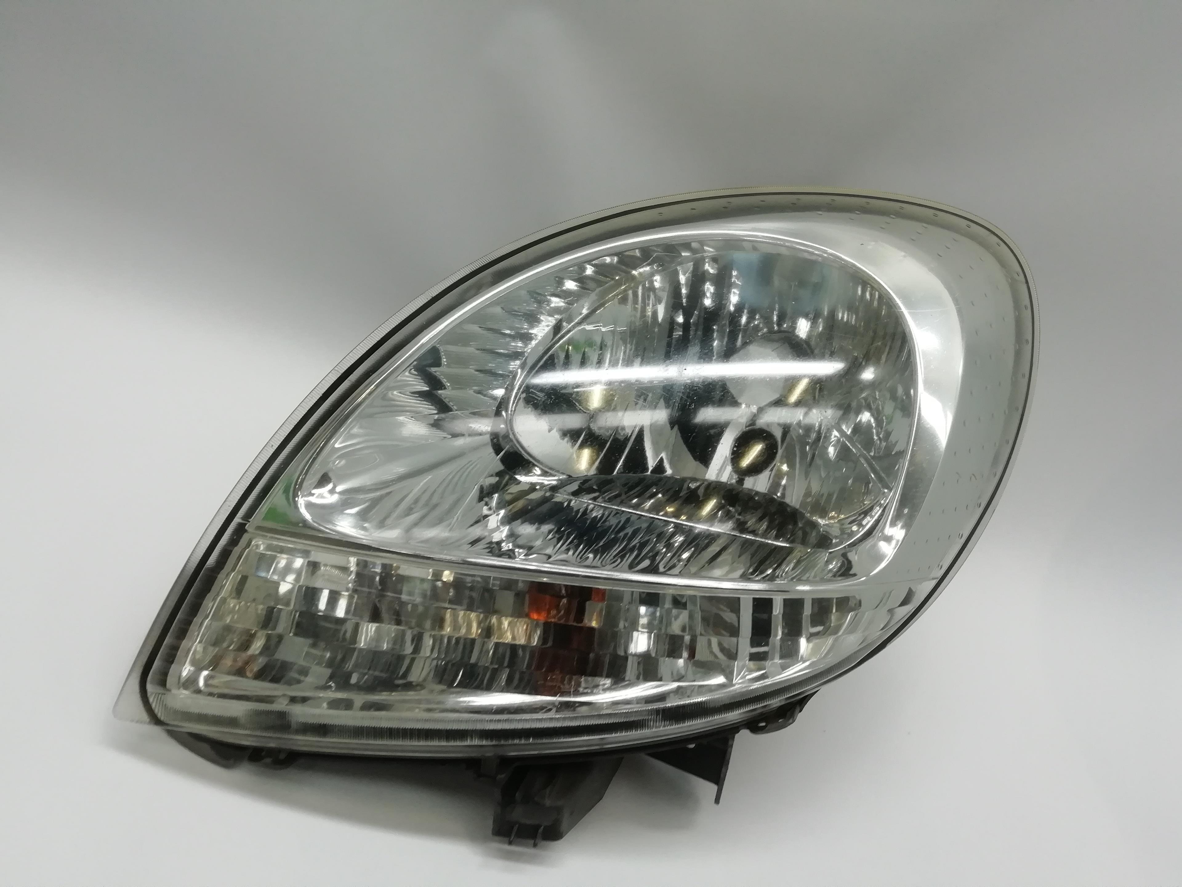 NISSAN Front Left Headlight 8200236590, 89008441 24020802