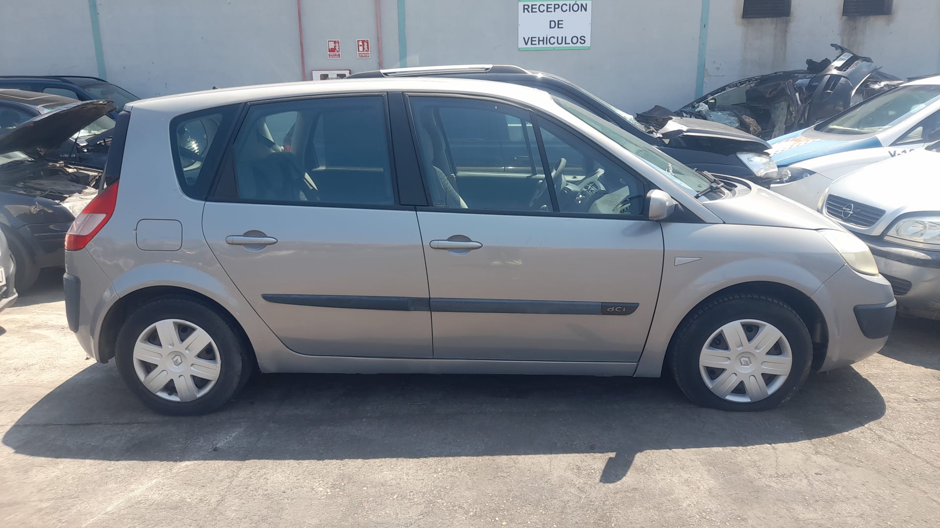 RENAULT Scenic 2 generation (2003-2010) Ляво странично огледало 25348210