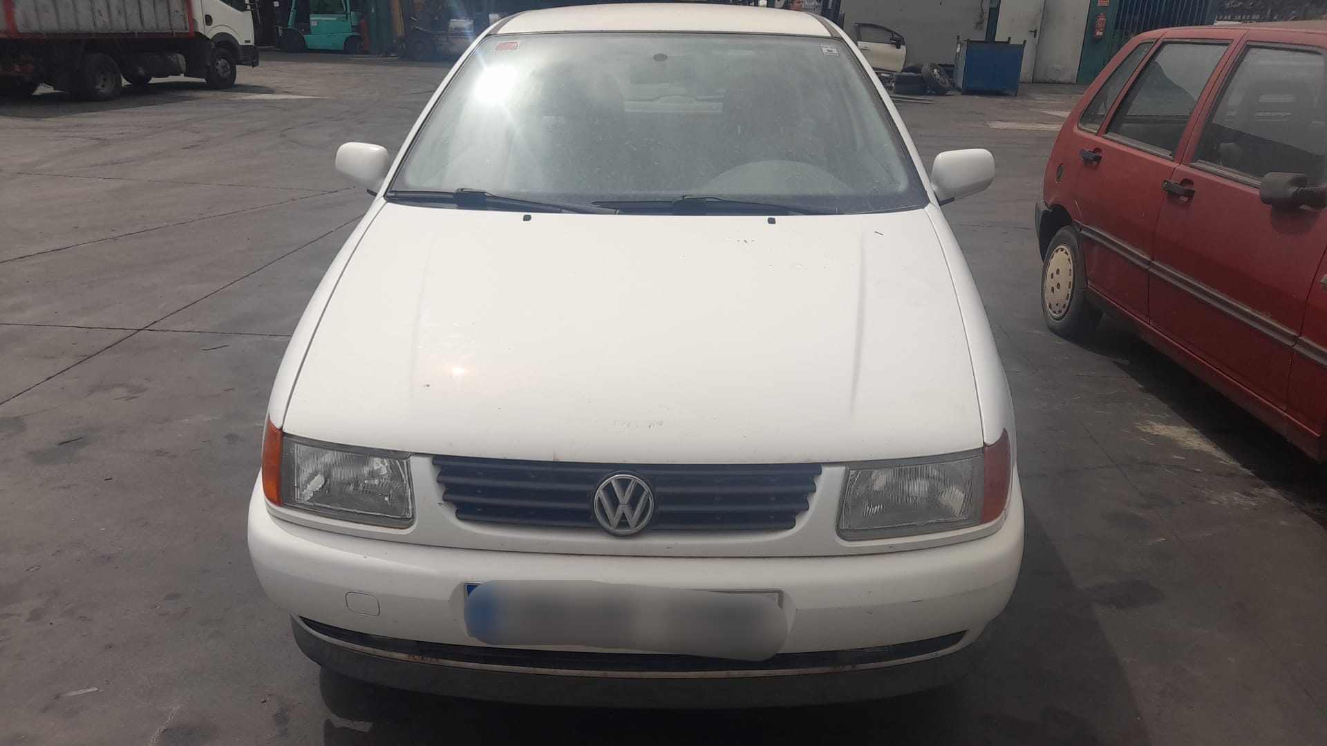 TOYOTA Polo 3 generation (1994-2002) Priekšējais kreisais spārns 6N0821021 18556629