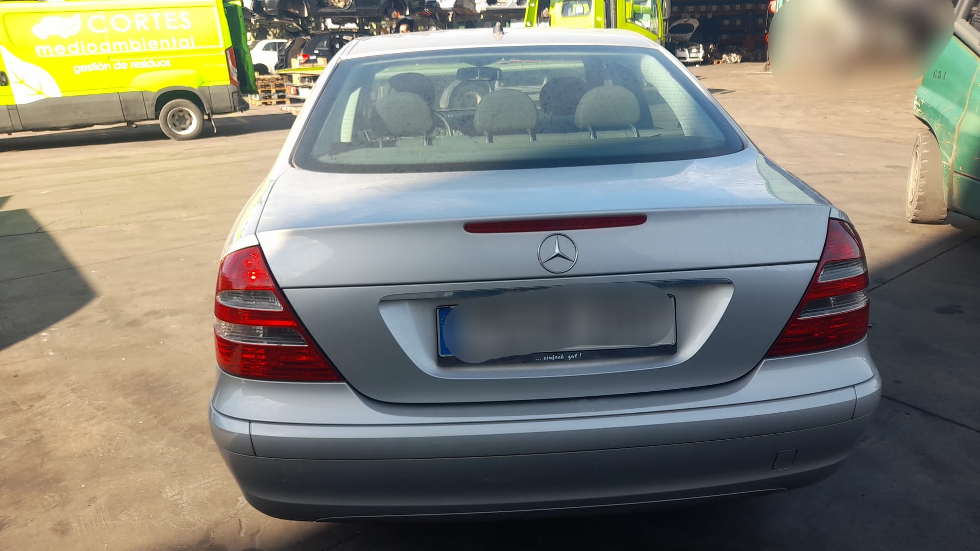 MERCEDES-BENZ E-Class W211/S211 (2002-2009) Крышка багажника A2117500075 21258158