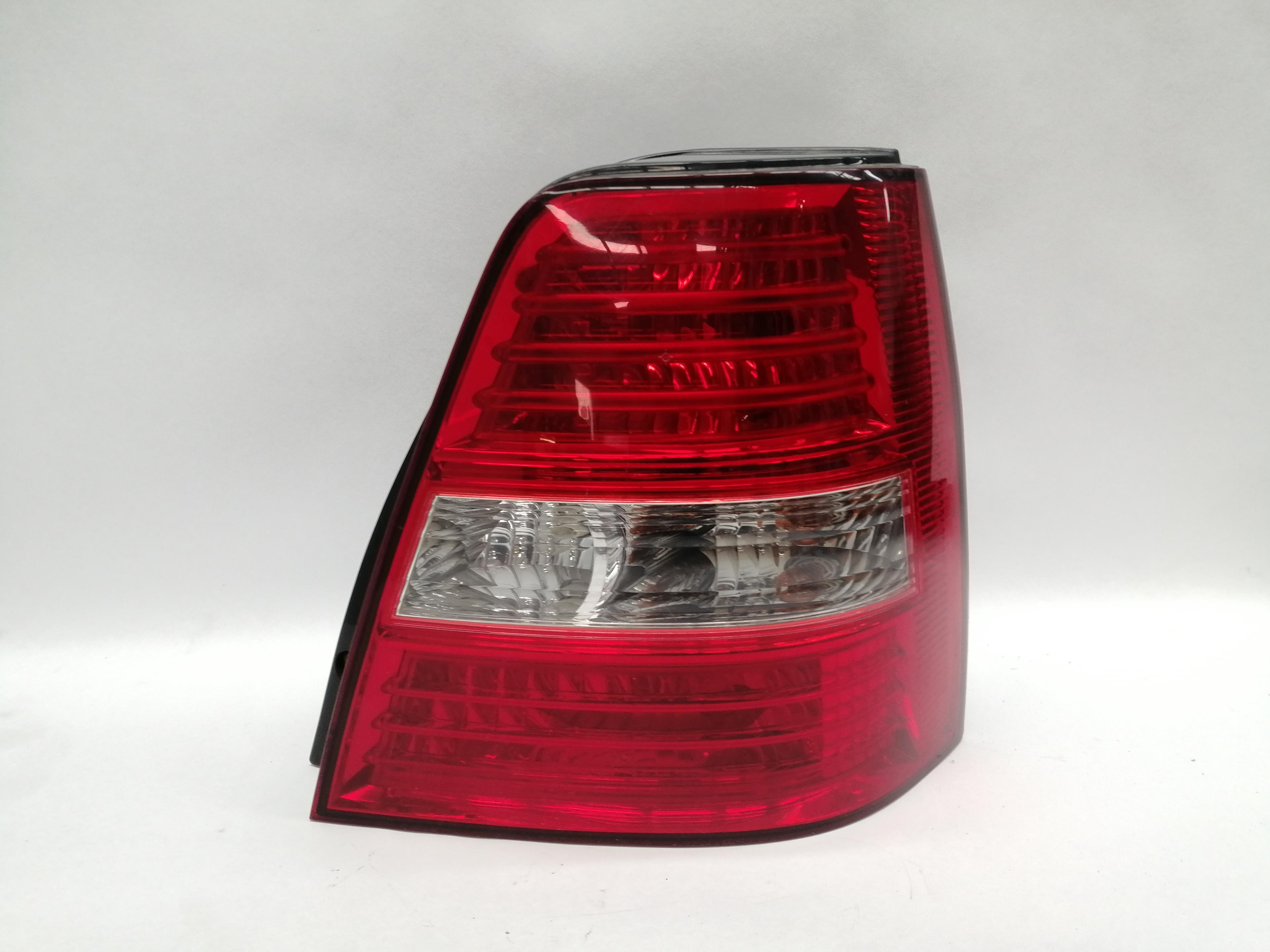 KIA Sorento 1 generation (2002-2011) Rear Right Taillight Lamp 924023E510 25268032