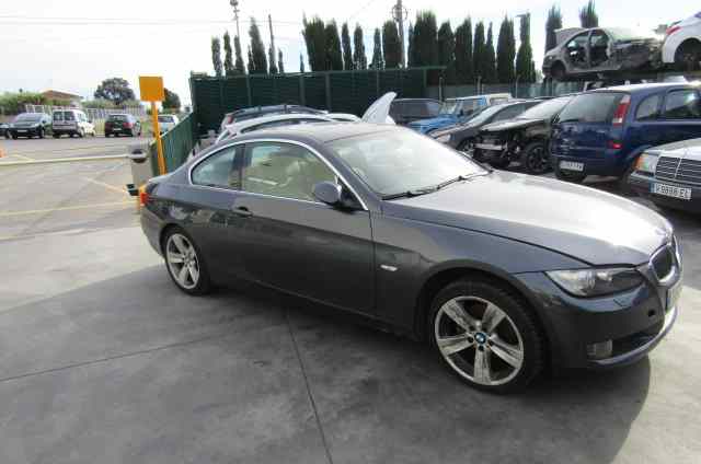 BMW 3 Series E90/E91/E92/E93 (2004-2013) Priekšējo labo durvju logu pacēlājs 51337193456 18447544