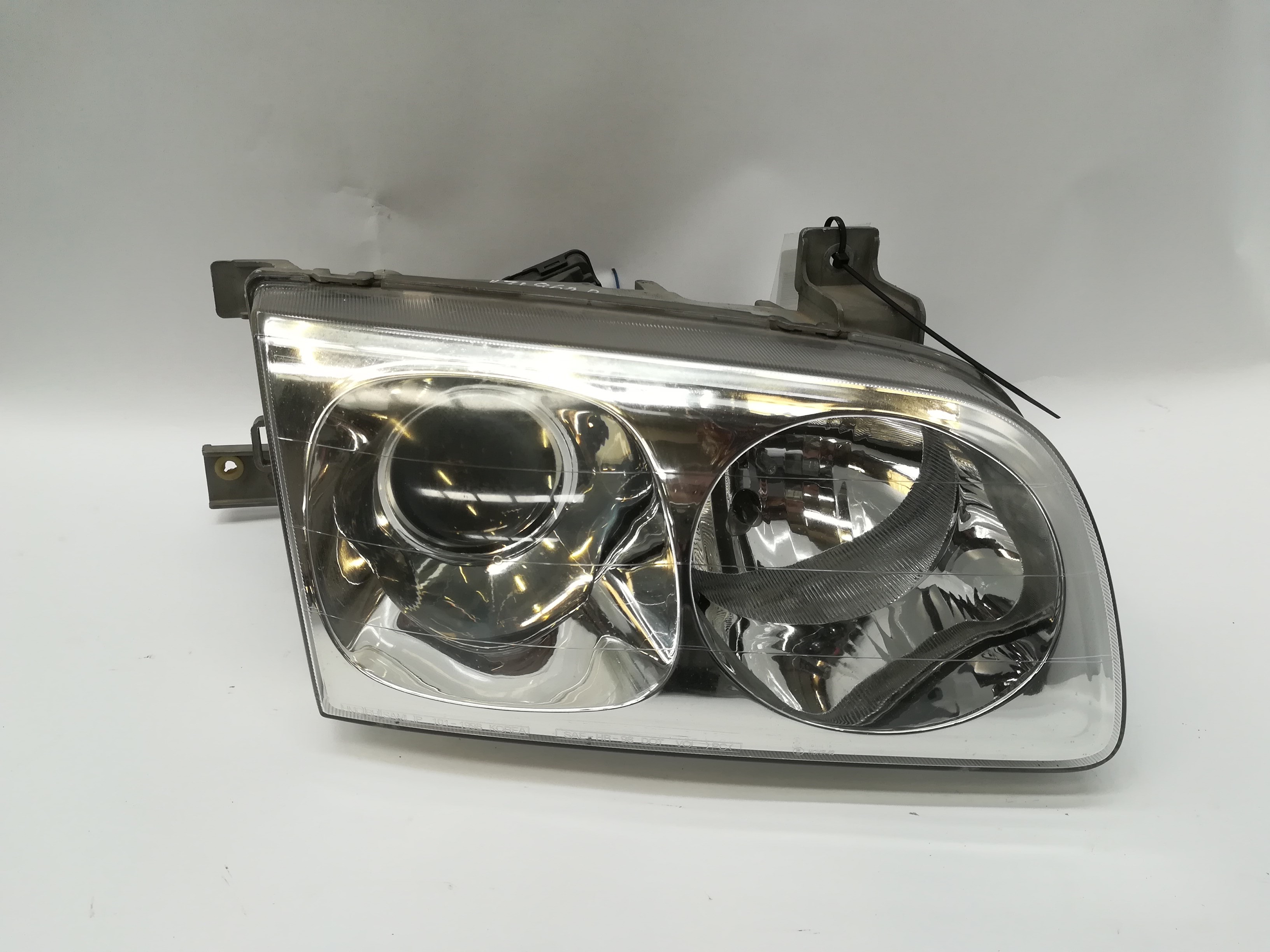 HYUNDAI Trajet 1 generation (2000-2007) Фара передняя правая 921043A020 18639519