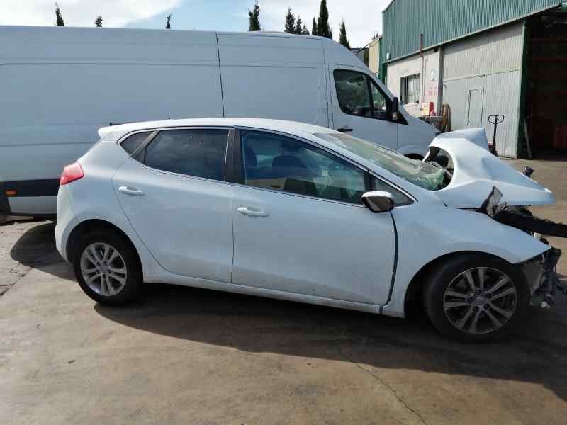 KIA Cee'd 2 generation (2012-2018) Aizmugurējā labā durvju slēdzene 81420A2100 18481821