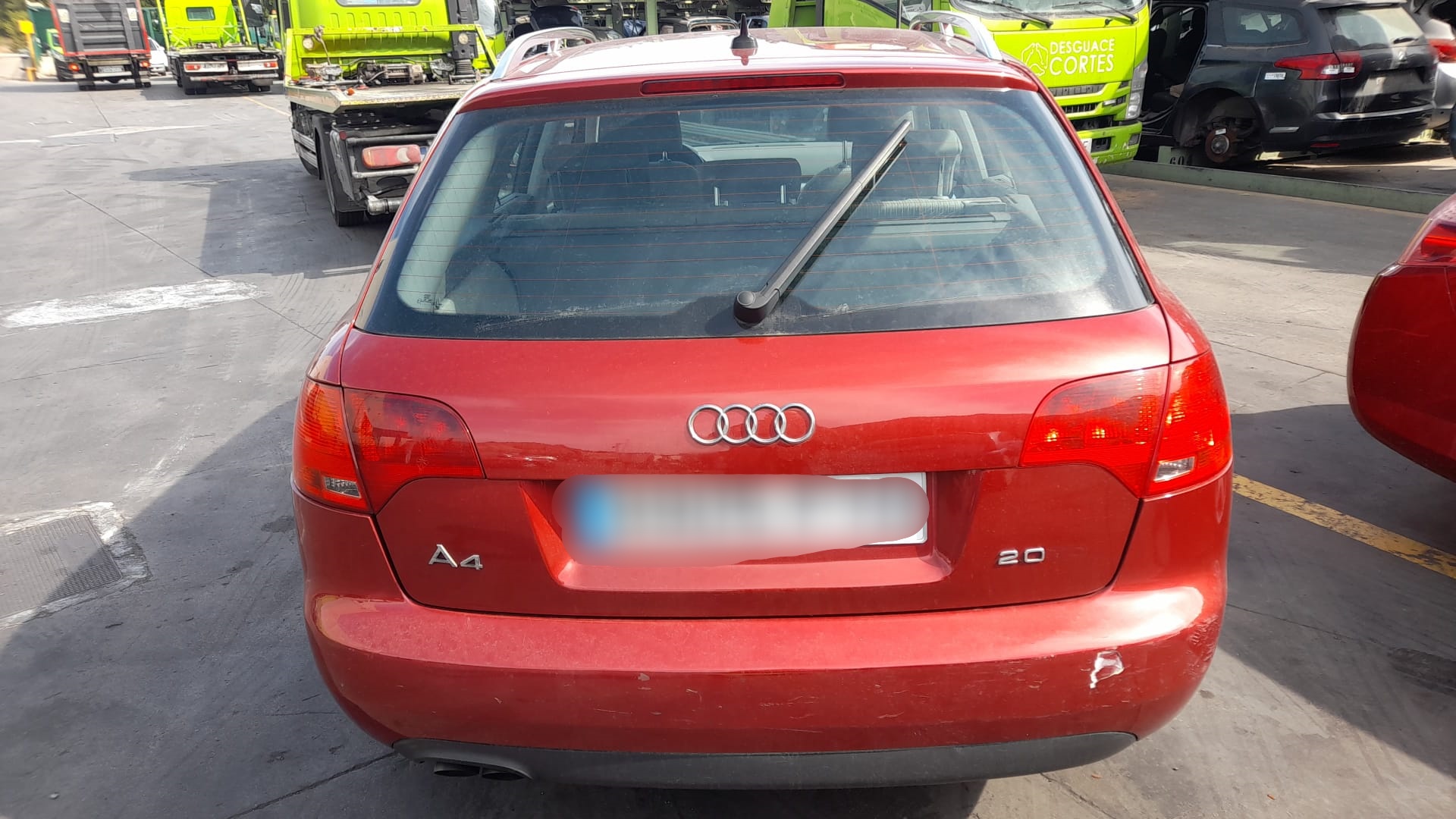 AUDI A4 B7/8E (2004-2008) Zámek na páté dveře 8P4827505C 24030691