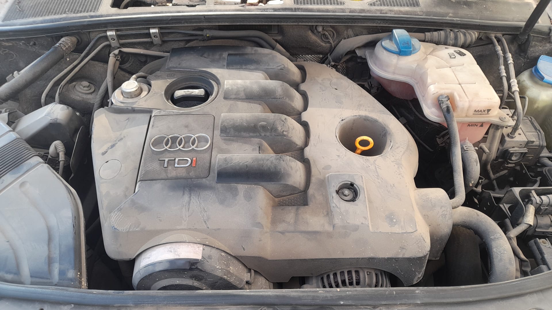 AUDI A4 B6/8E (2000-2005) Egyéb motortéralkatrészek 25175479