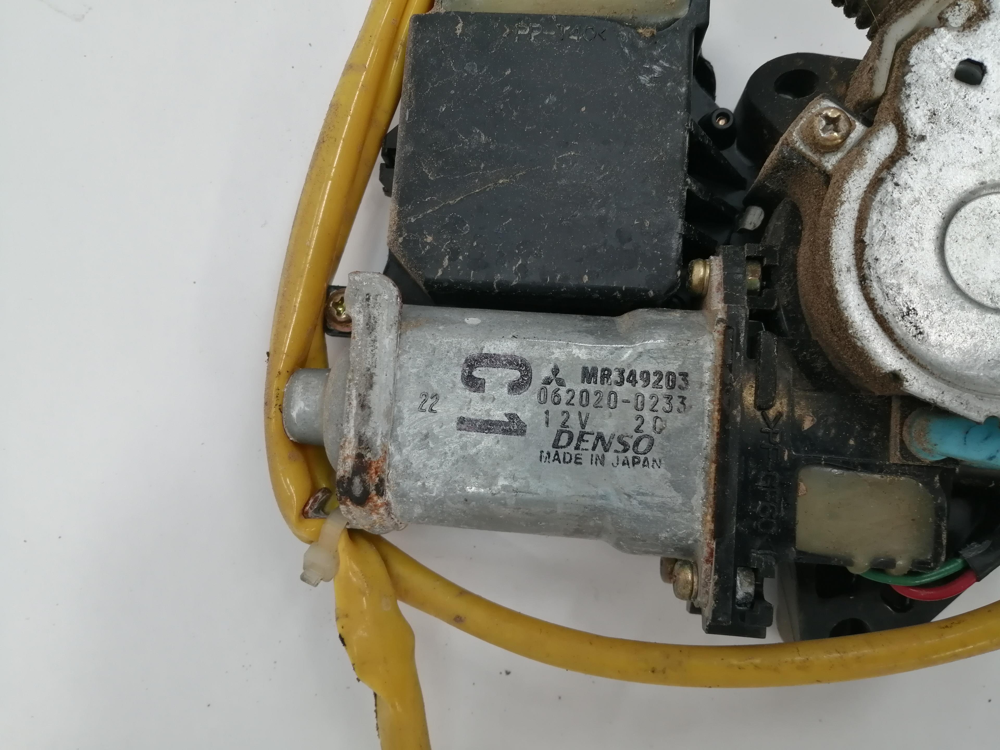 MITSUBISHI Space Runner 2 generation (1999-2002) Regulator de geam ușă stânga față MR415429 25016942