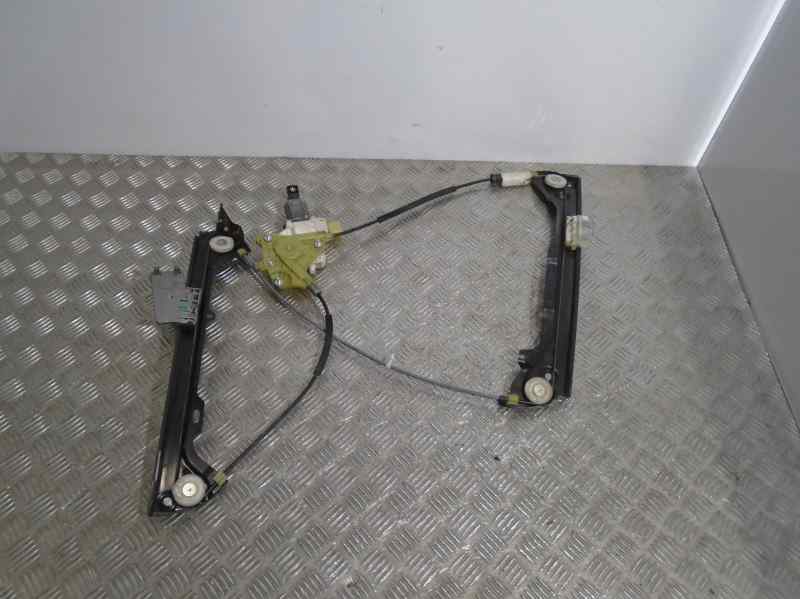 BMW 3 Series E90/E91/E92/E93 (2004-2013) Priekšējo labo durvju logu pacēlājs 51337193456 18447544