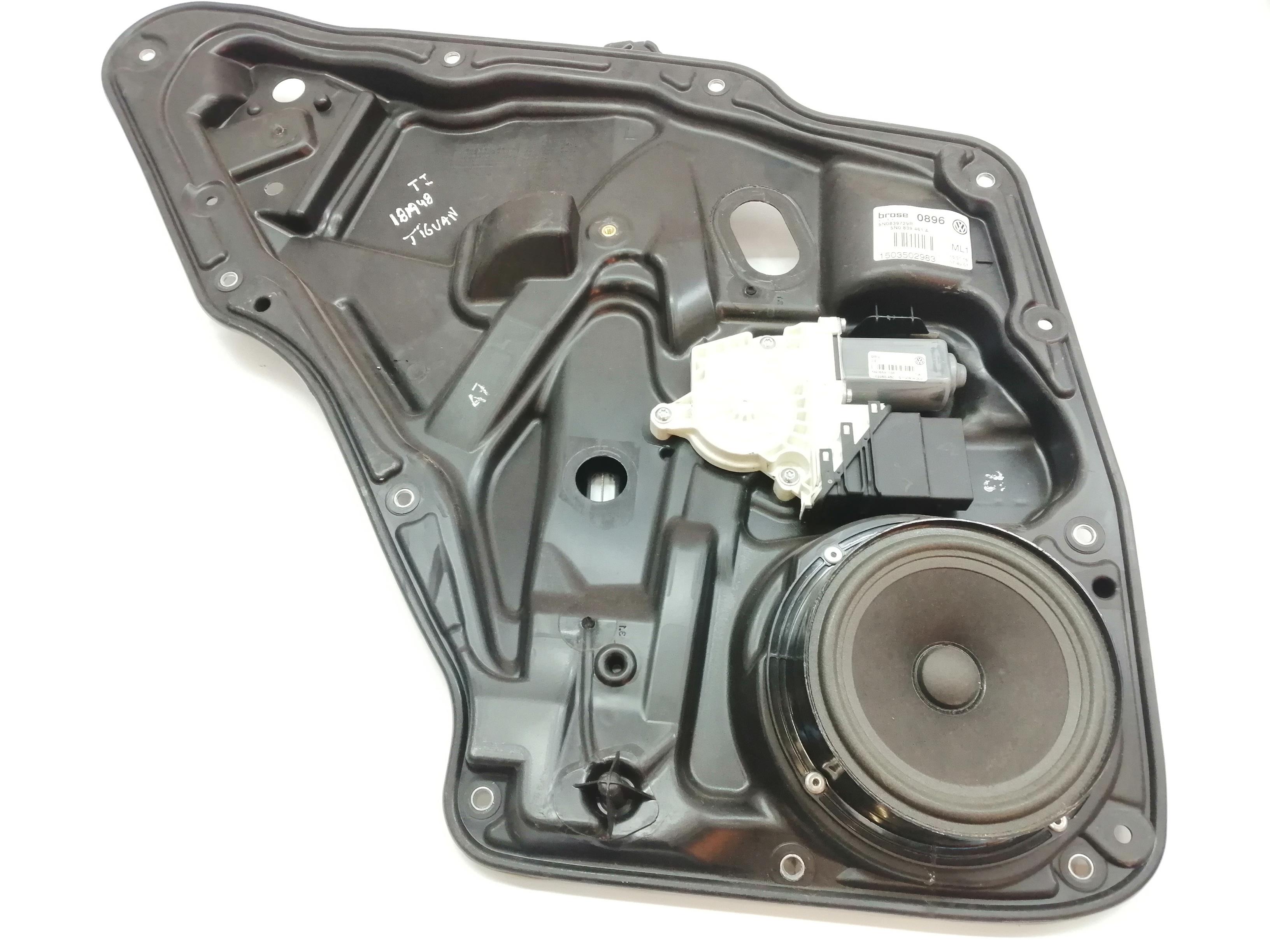 VOLKSWAGEN Tiguan 1 generation (2007-2017) Aizmugurējo kreiso durvju logu pacēlājs 5N0839461A 24022077