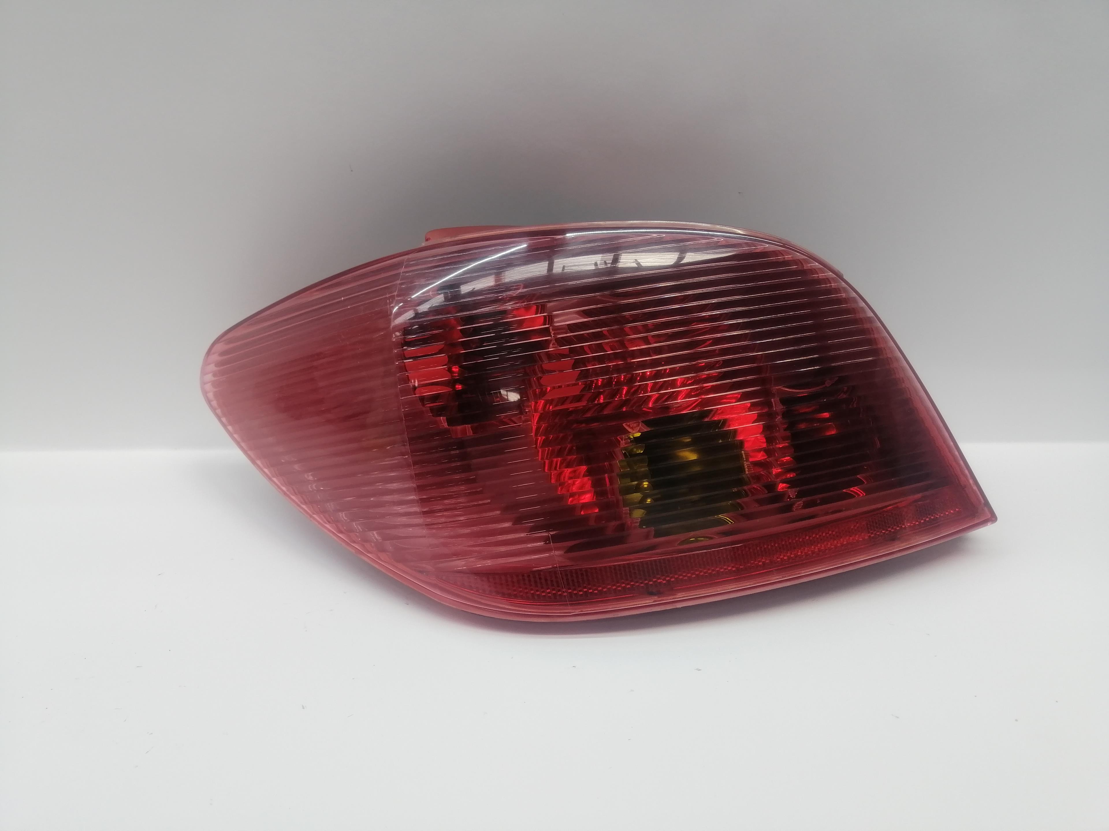 MERCEDES-BENZ C-Class W204/S204/C204 (2004-2015) Rear Left Taillight 6350P3 25706064