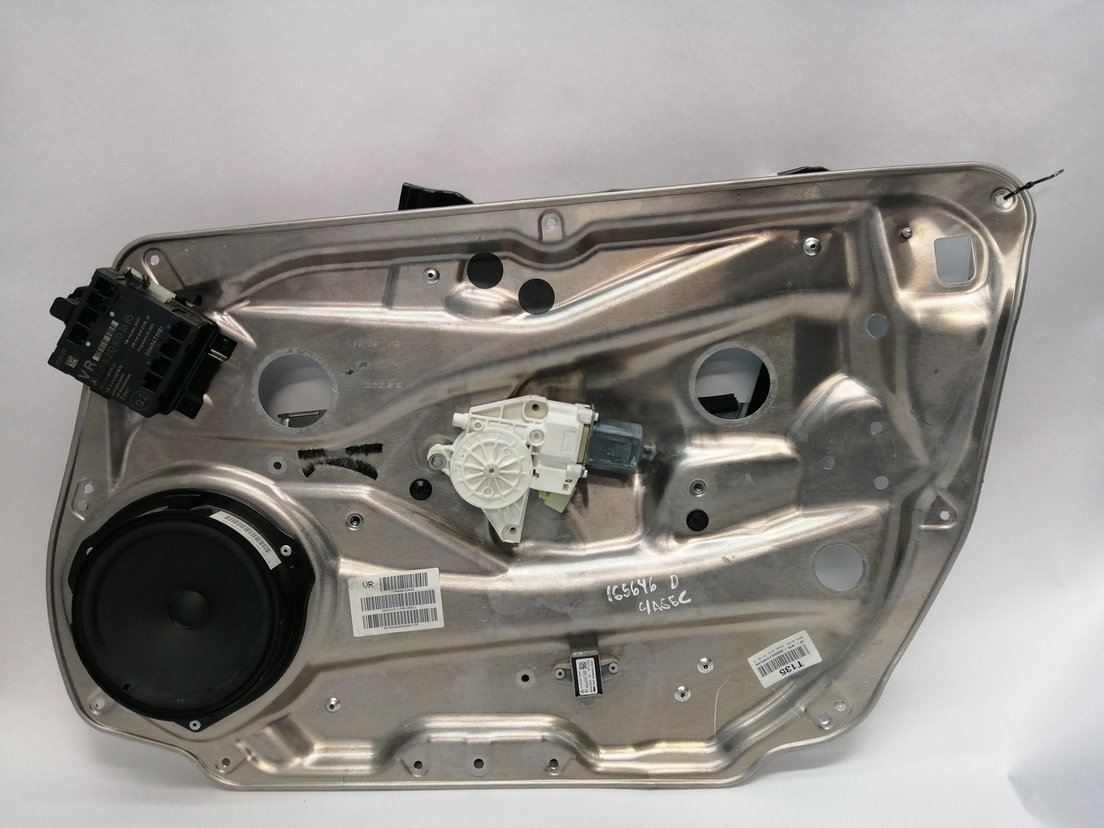 MERCEDES-BENZ C-Class W204/S204/C204 (2004-2015) Vindusregulator foran høyre dør A2047202579 18547177