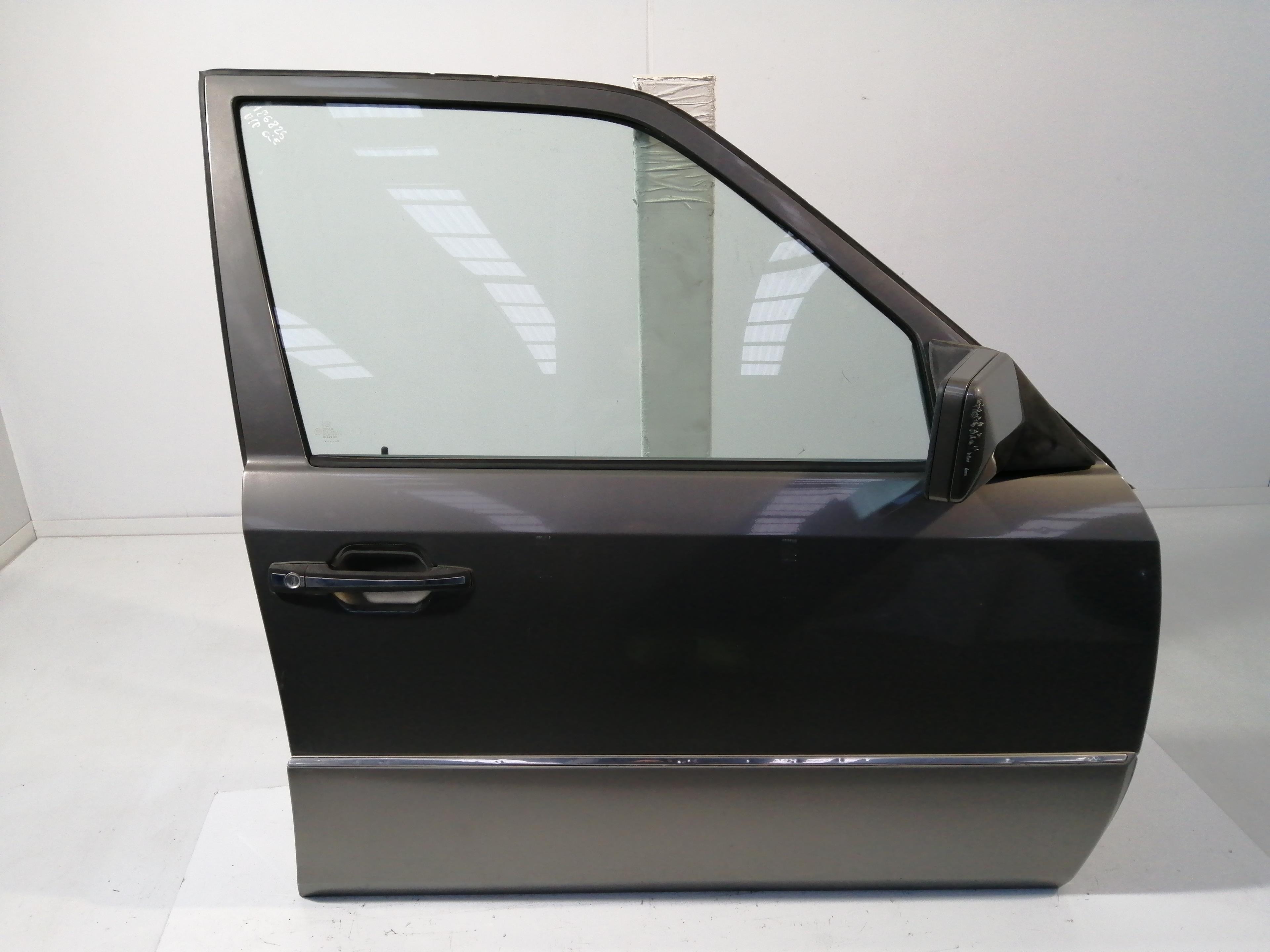 MERCEDES-BENZ E-Class W124 (1984-1997) Front Right Door A1247202605 23892258