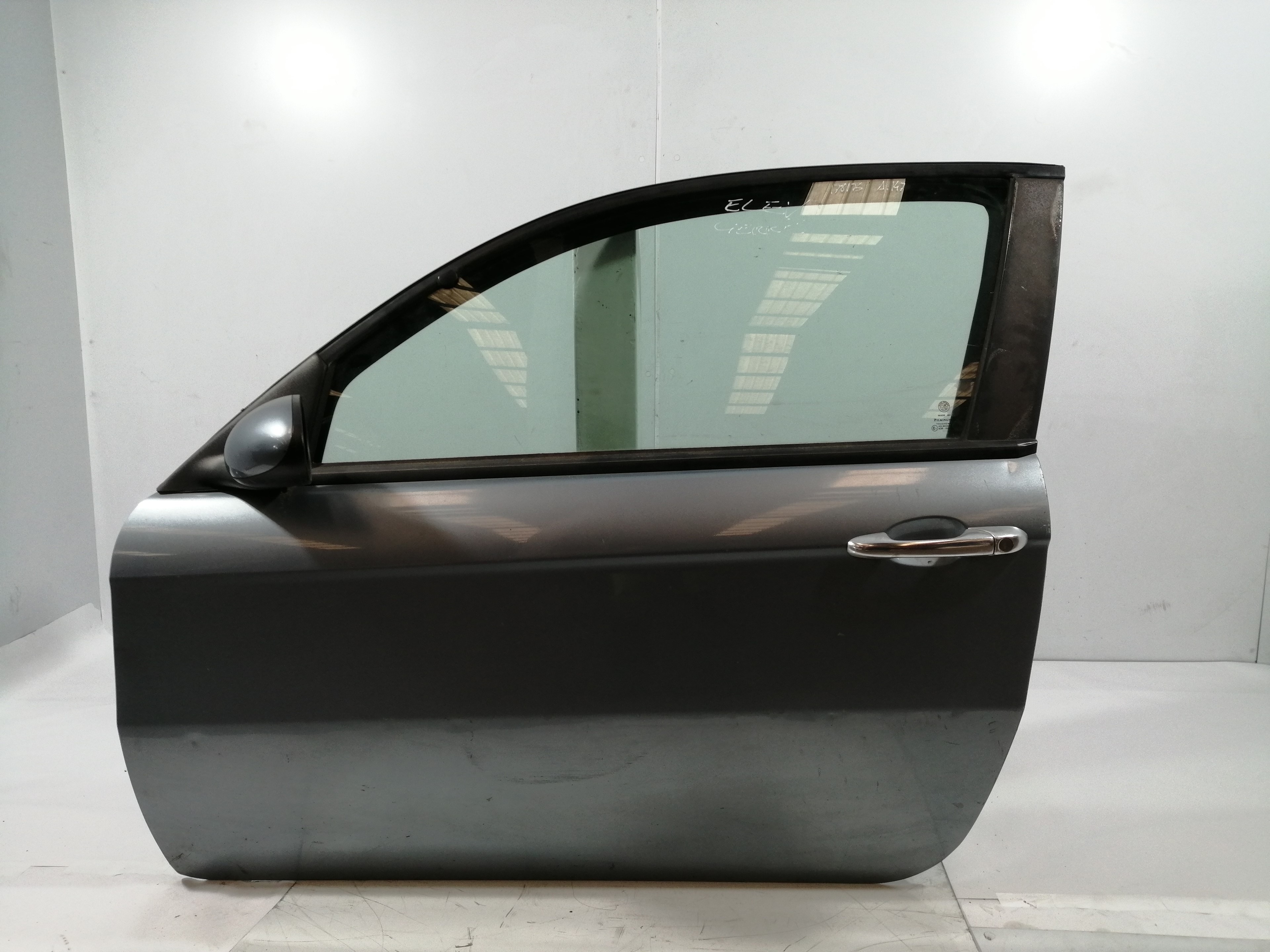 ALFA ROMEO 147 2 generation (2004-2010) Front Left Door 51740788 18666189