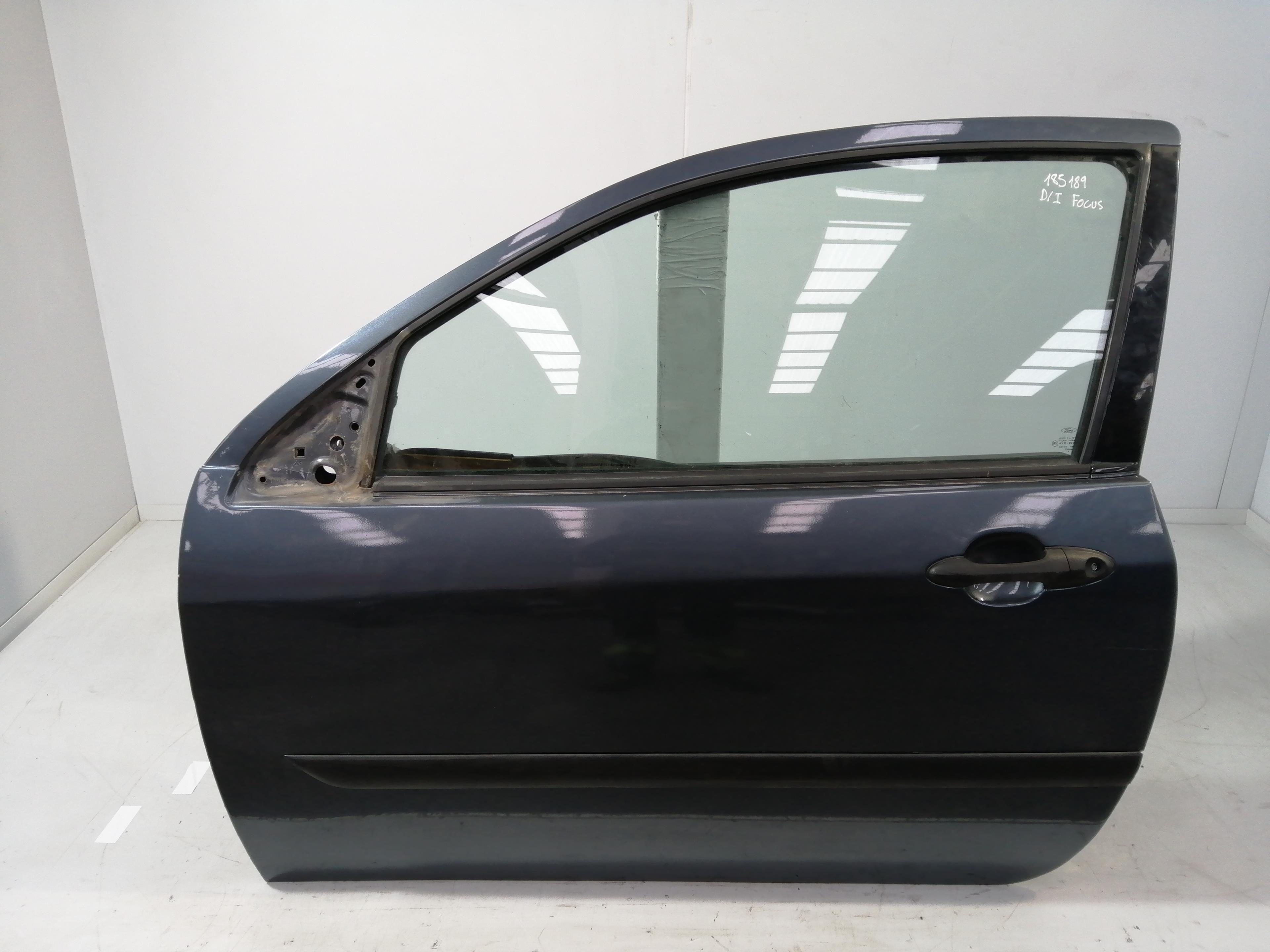 FORD Focus 1 generation (1998-2010) Front Left Door 1430144 23056153