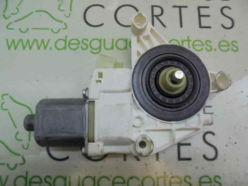 MERCEDES-BENZ GLK-Class X204 (2008-2015) Front Left Door Window Regulator Motor A2129066802 27506949