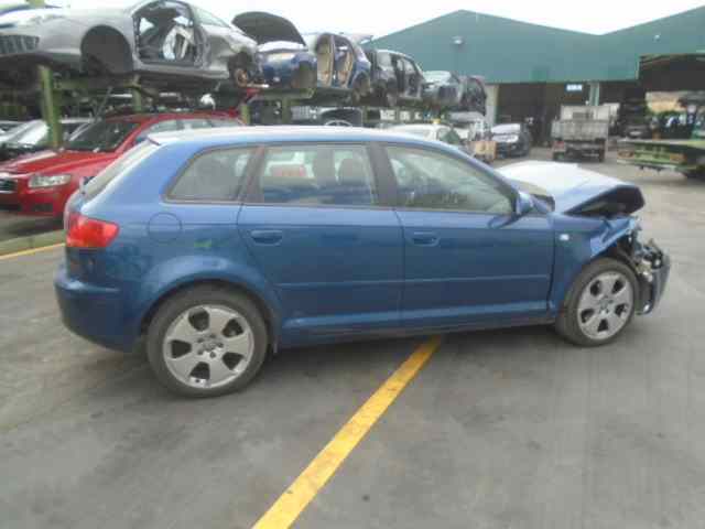 AUDI A3 8P (2003-2013) Bakre høyre baklys 8P4945094B 25100792