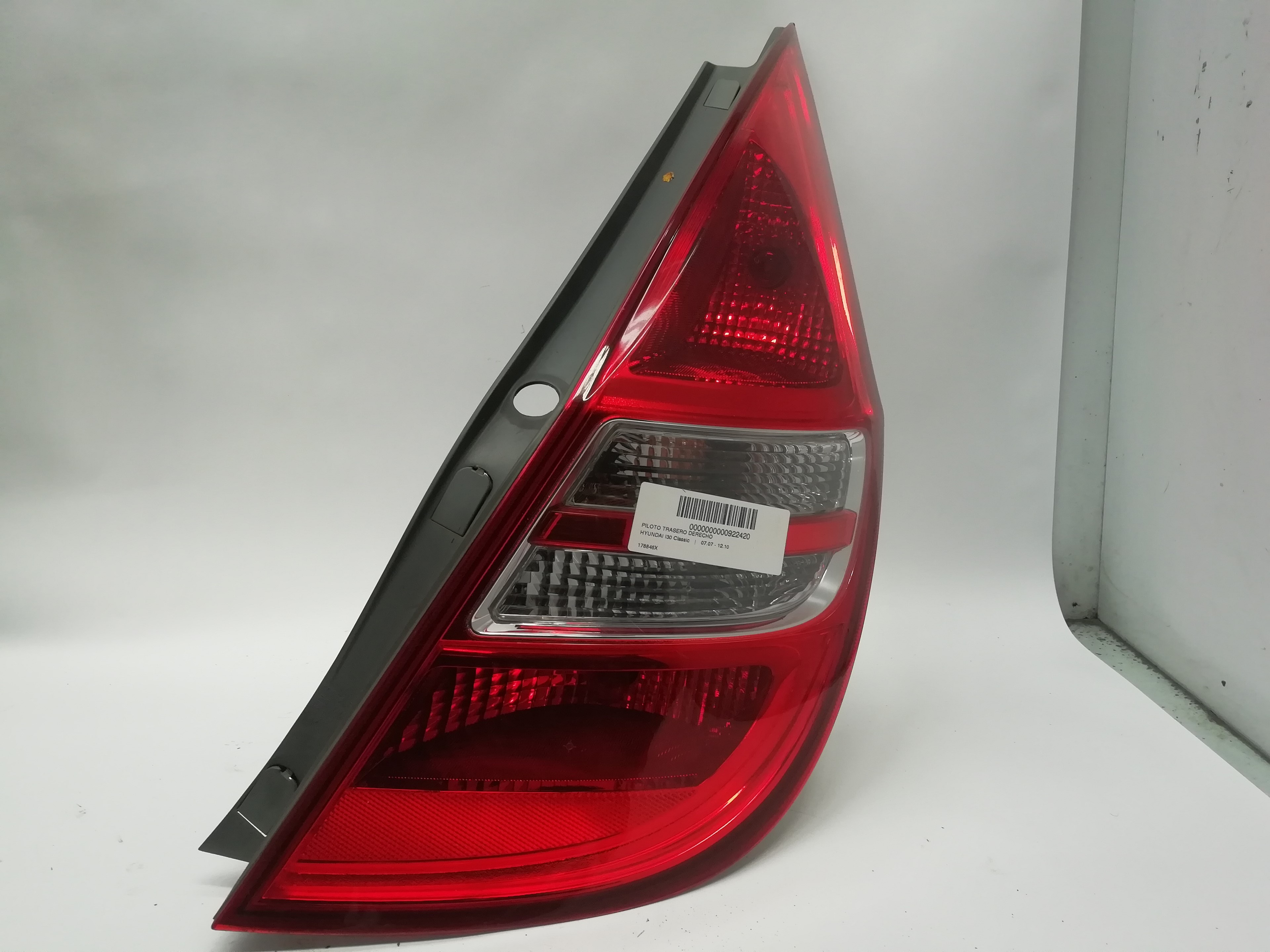 HYUNDAI i30 FD (1 generation) (2007-2012) Rear Right Taillight Lamp 924022L010 25175308