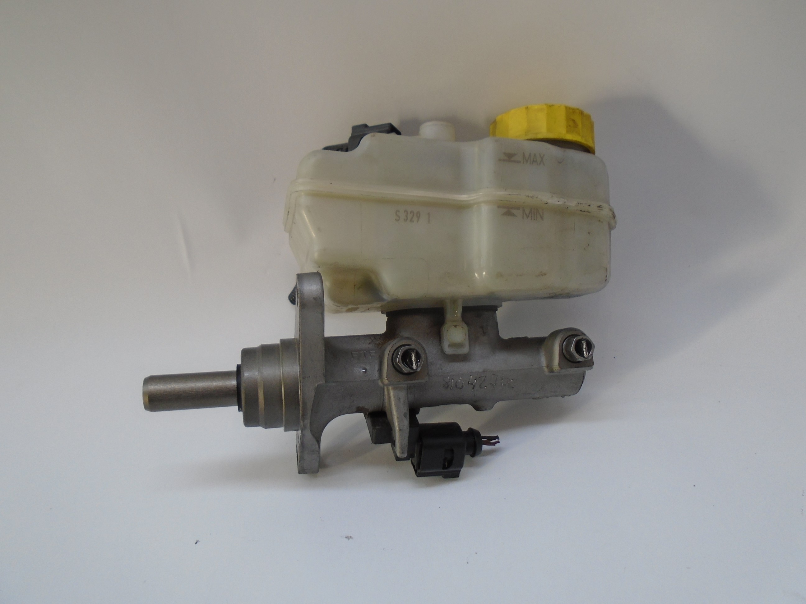 AUDI A7 C7/4G (2010-2020) Brake Cylinder 6R0611301A 18530334