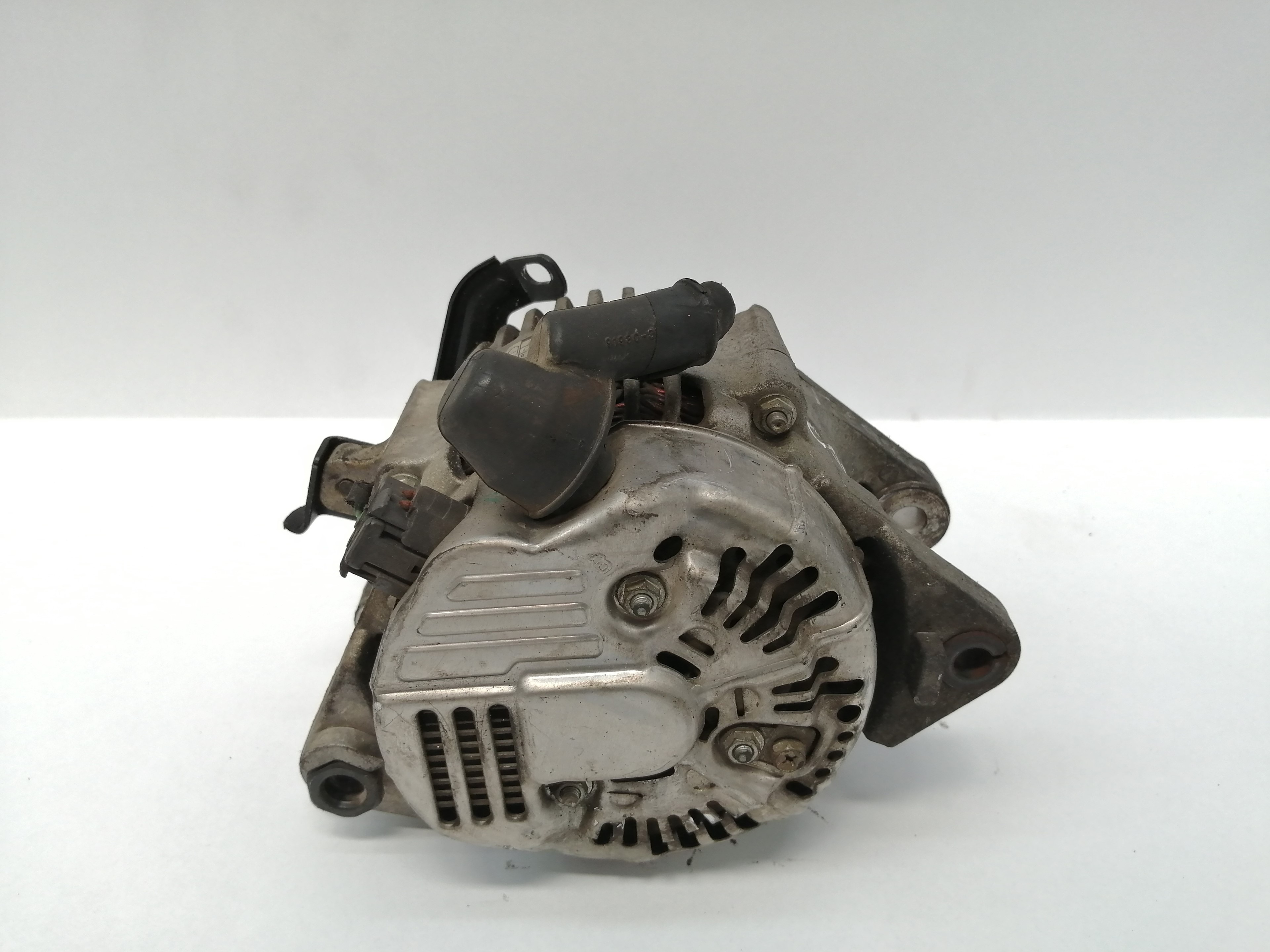 KIA Carnival 2 generation (2006-2010) Alternator 373004X900 18653768