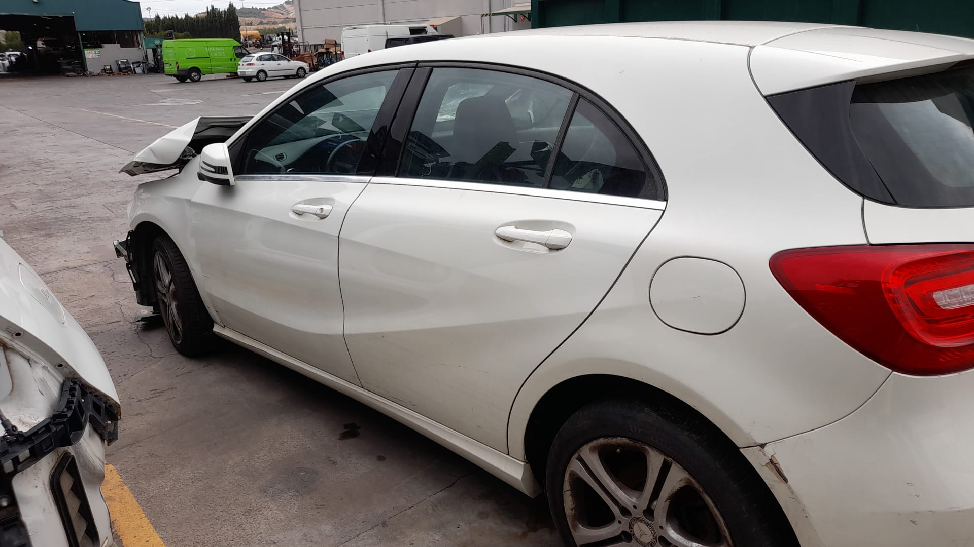 MERCEDES-BENZ A-Class W176 (2012-2018) Hасос кондиционера A0038304460 18522325