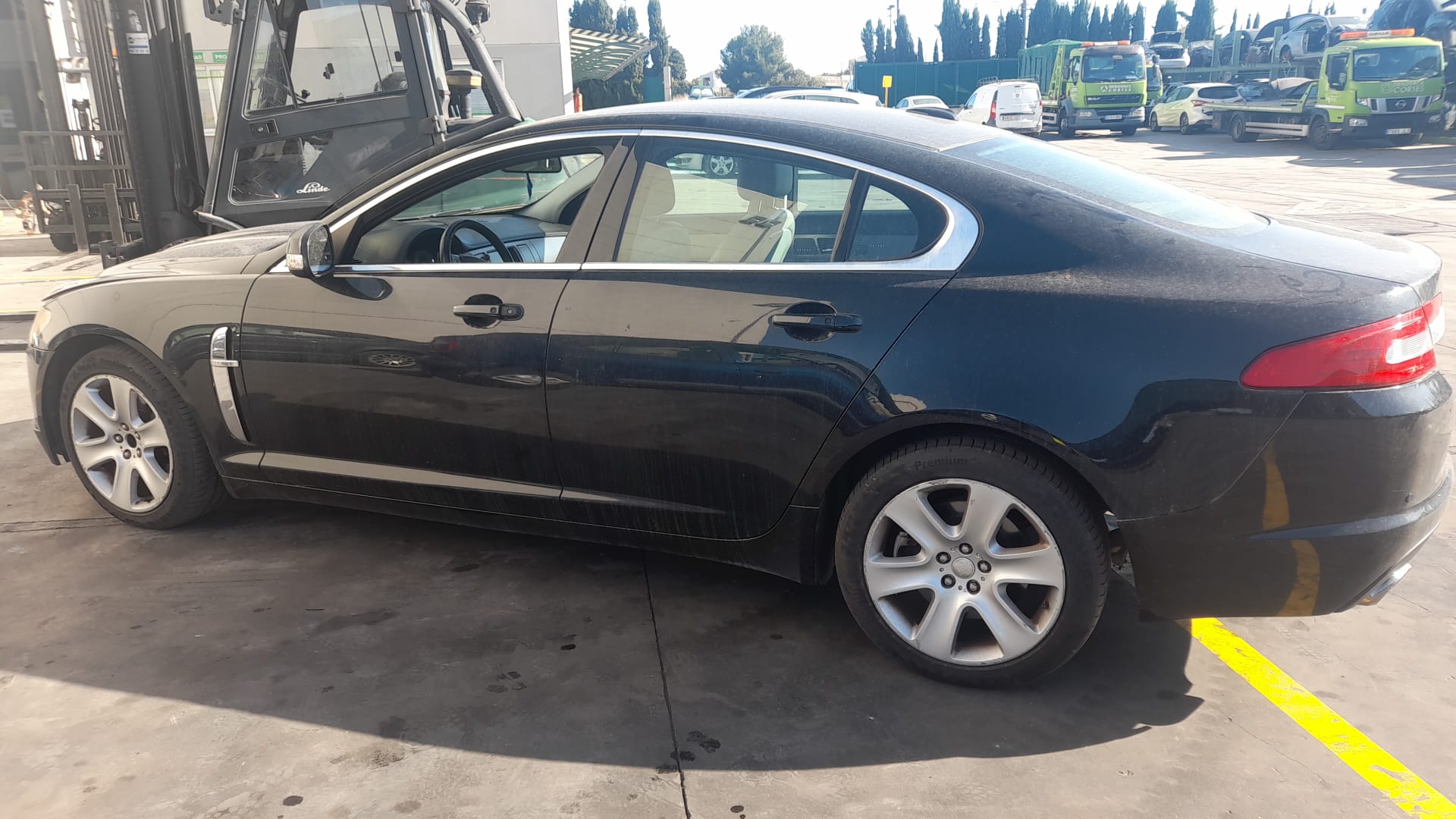 JAGUAR XF 1 generation  (2011-2016) Боне C2Z4893 24019501