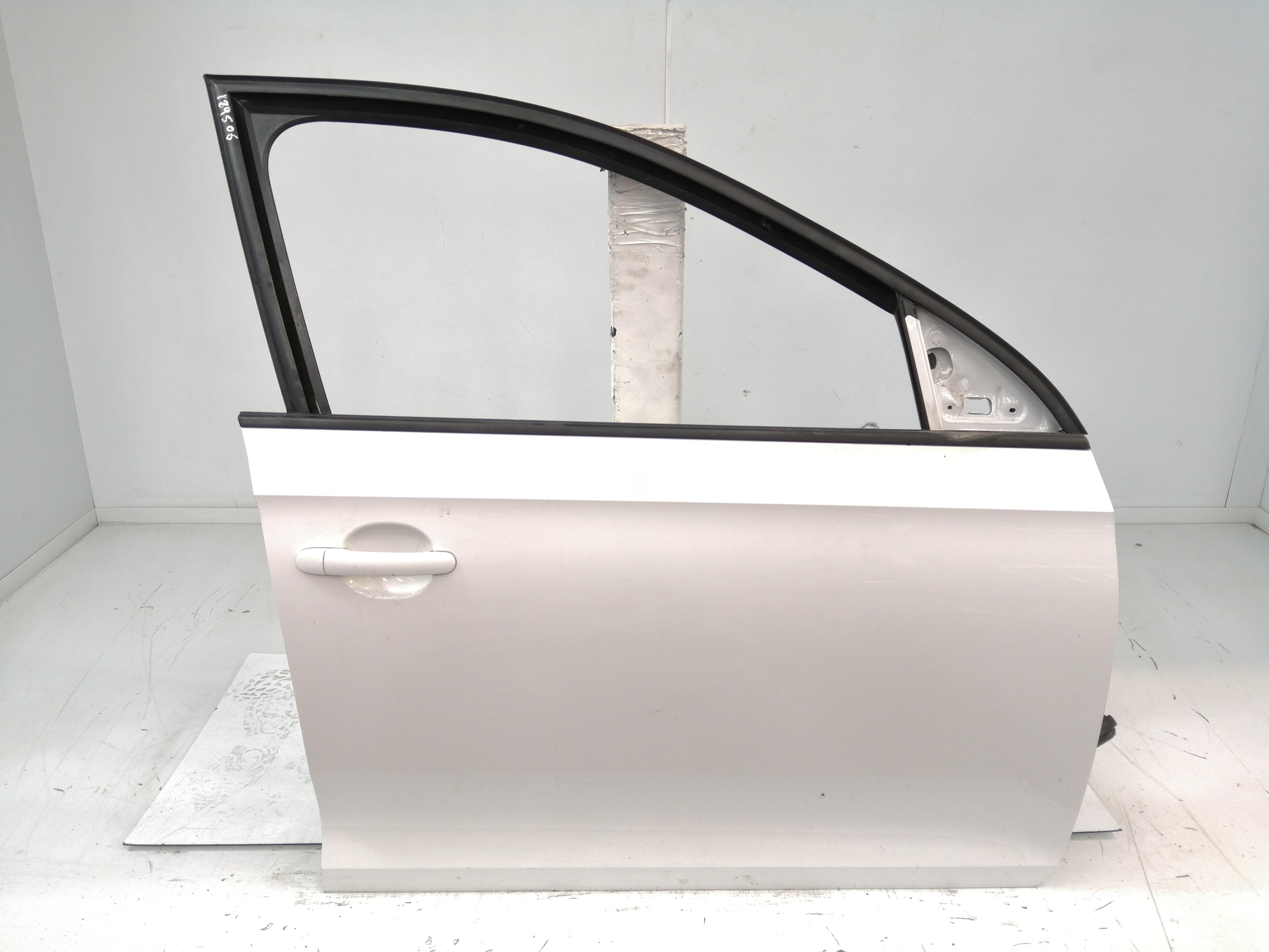 SKODA Rapid 2 generation (1985-2023) Front Right Door 5JA831052C 25652929