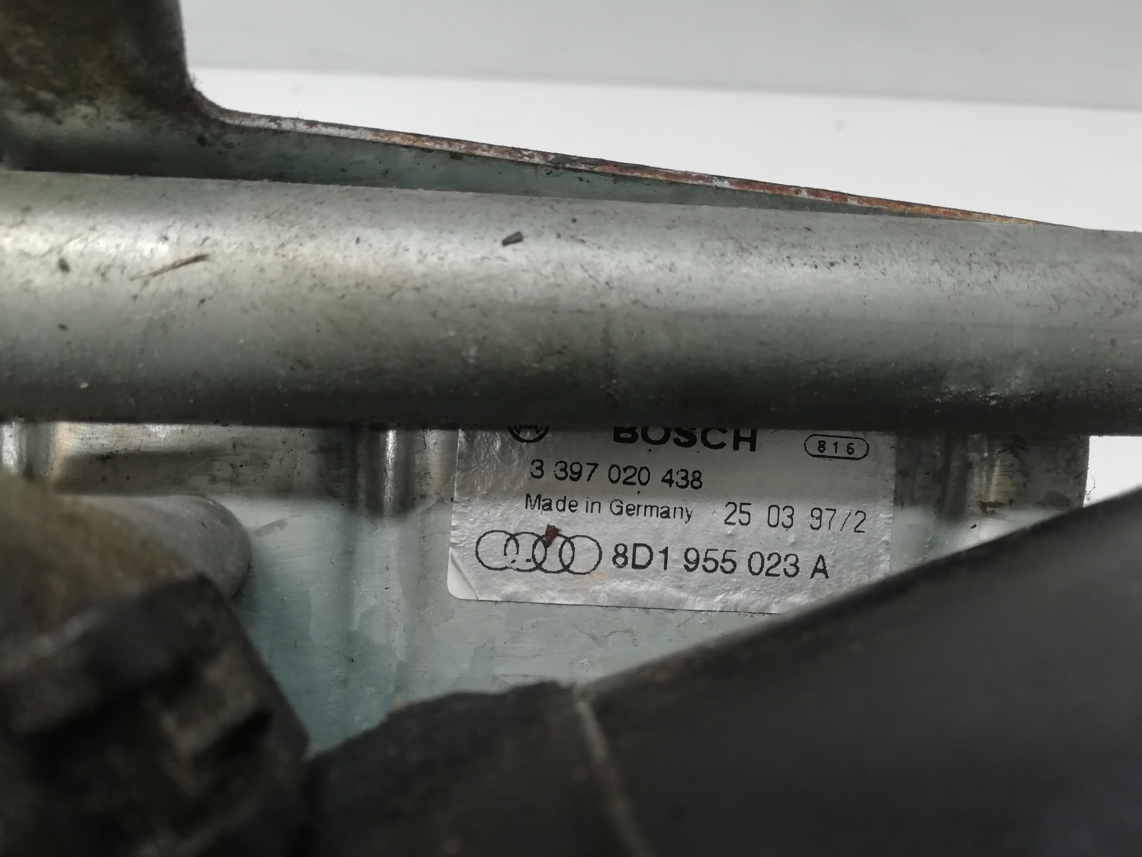 AUDI A4 B5/8D (1994-2001) Mecanism ștergător de parbriz față 8D1955113B 25228236