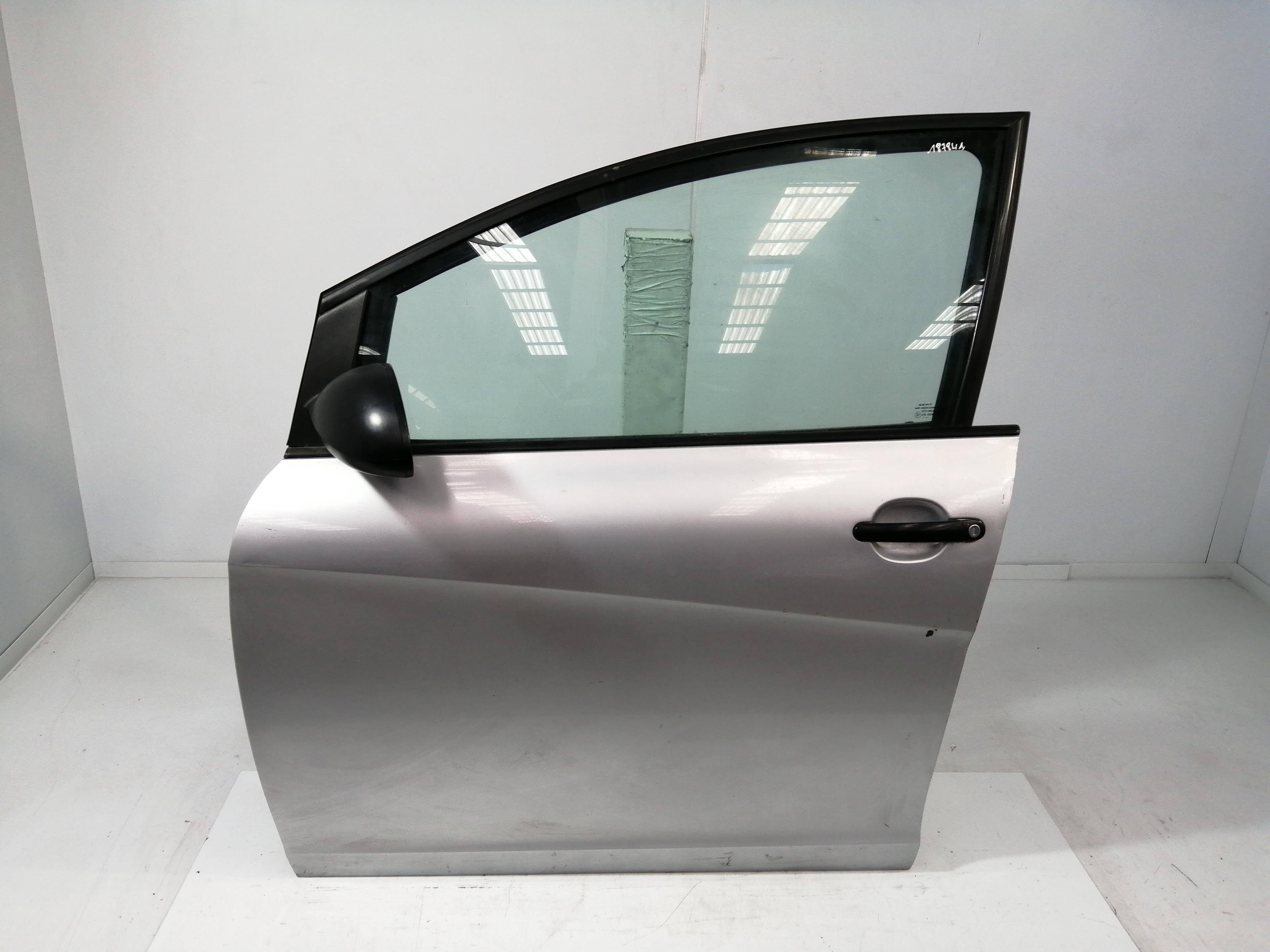 SEAT Toledo 3 generation (2004-2010) Дверь передняя левая 5P0831055 25199212