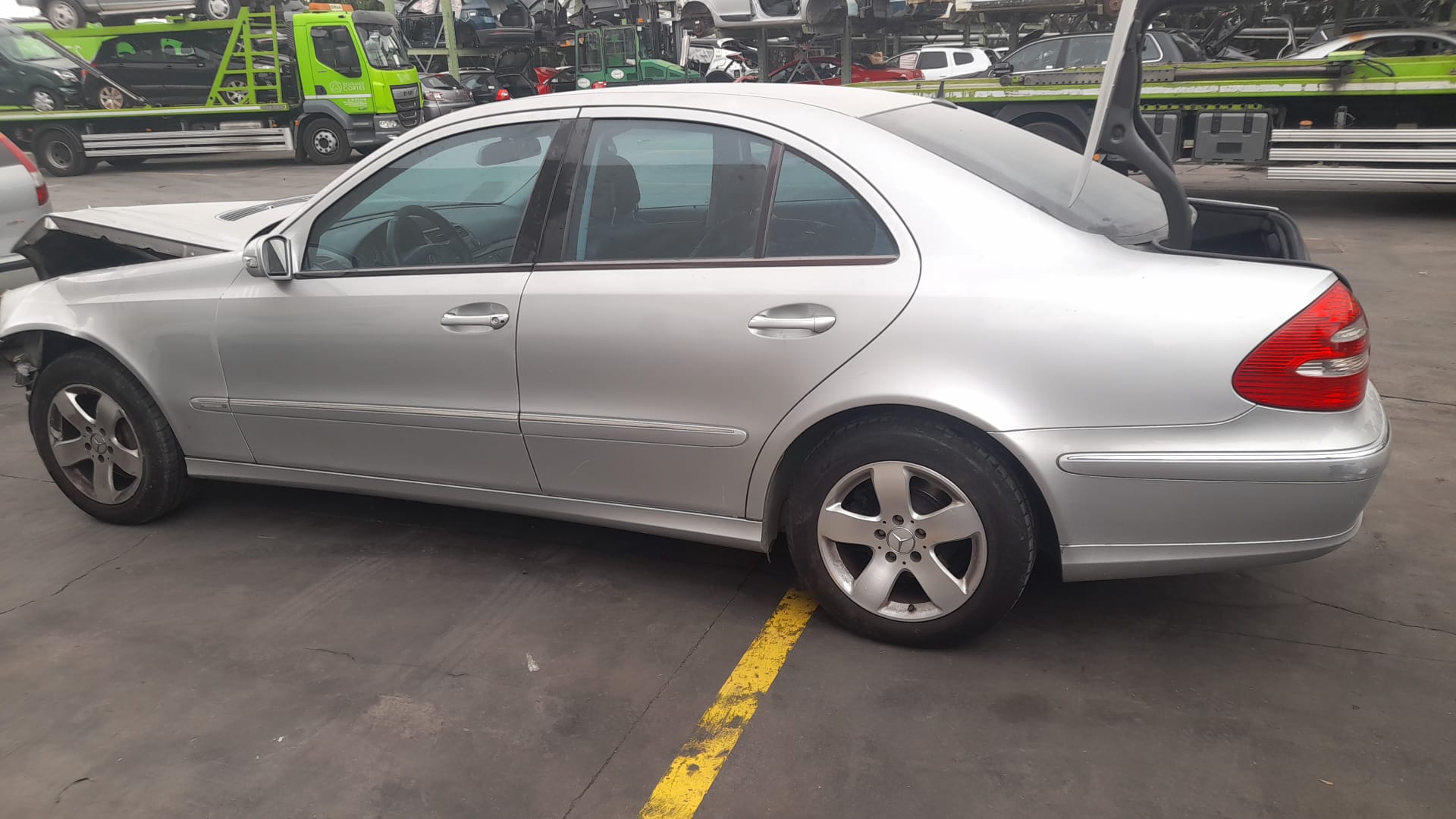 TOYOTA E-Class W211/S211 (2002-2009) Передняя правая дверь A2117201405 20986199