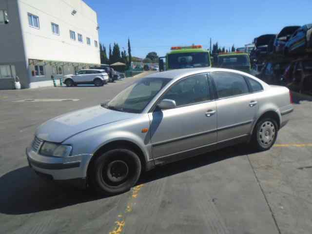 VOLKSWAGEN Passat B5 (1996-2005) Масляный радиатор 078117021A 18476031