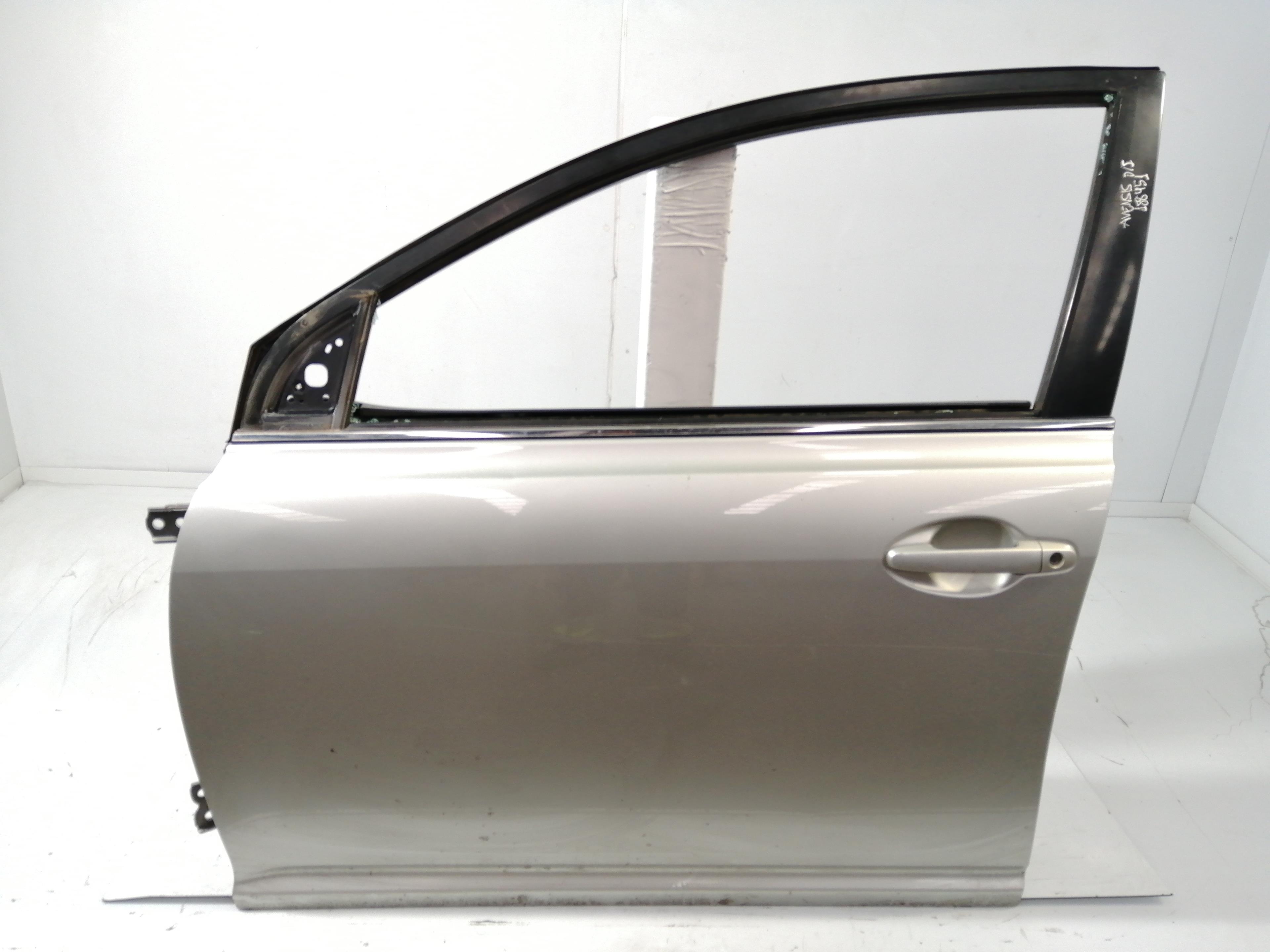 TOYOTA Avensis 2 generation (2002-2009) Priekinės kairės durys 6700205050 25083165