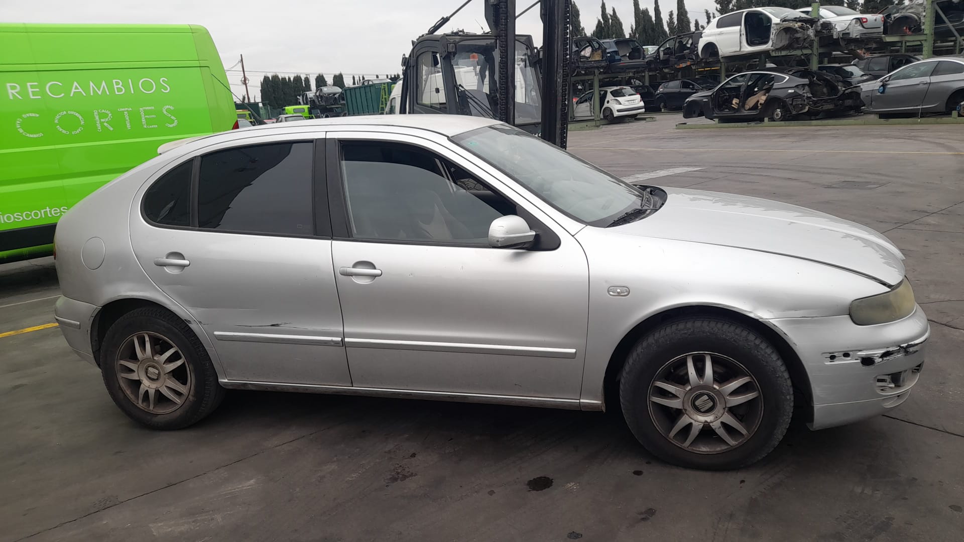 SEAT Leon 1 generation (1999-2005) Ľavé zadné koncové svetlo 1M6945111 23056207