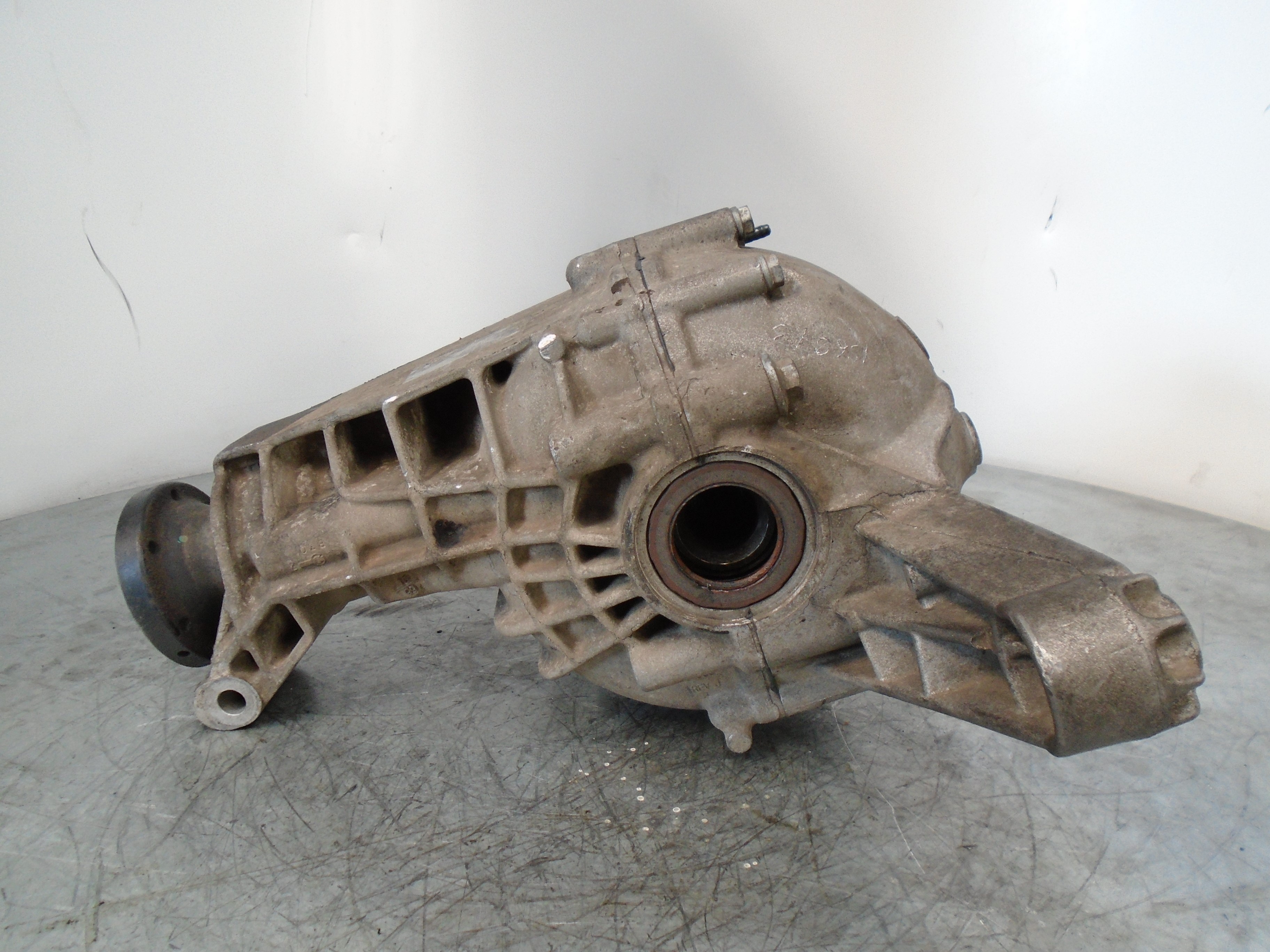 MERCEDES-BENZ M-Class W163 (1997-2005) Front Transfer Case A1633300005 18508565