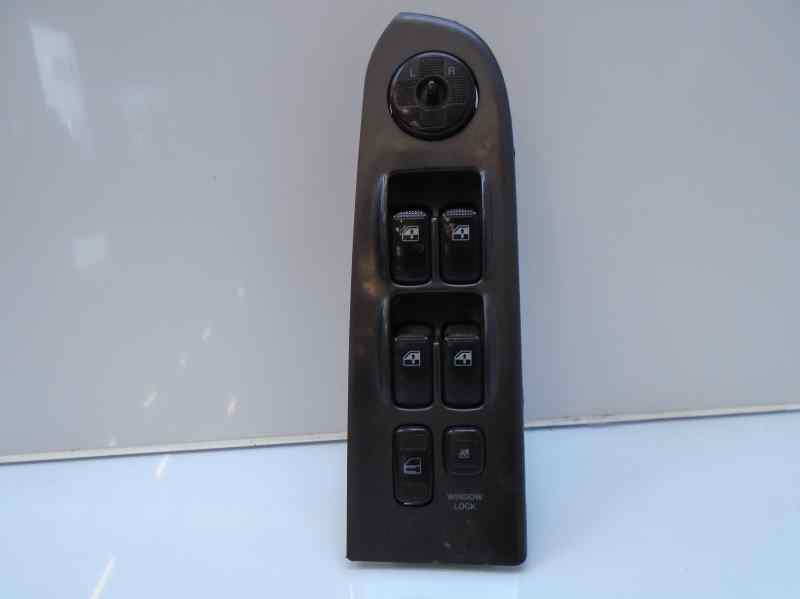 HYUNDAI Trajet 1 generation (2000-2007) Priekinių kairių durų langų pakėlimo mygtukai 621W02250 18450604