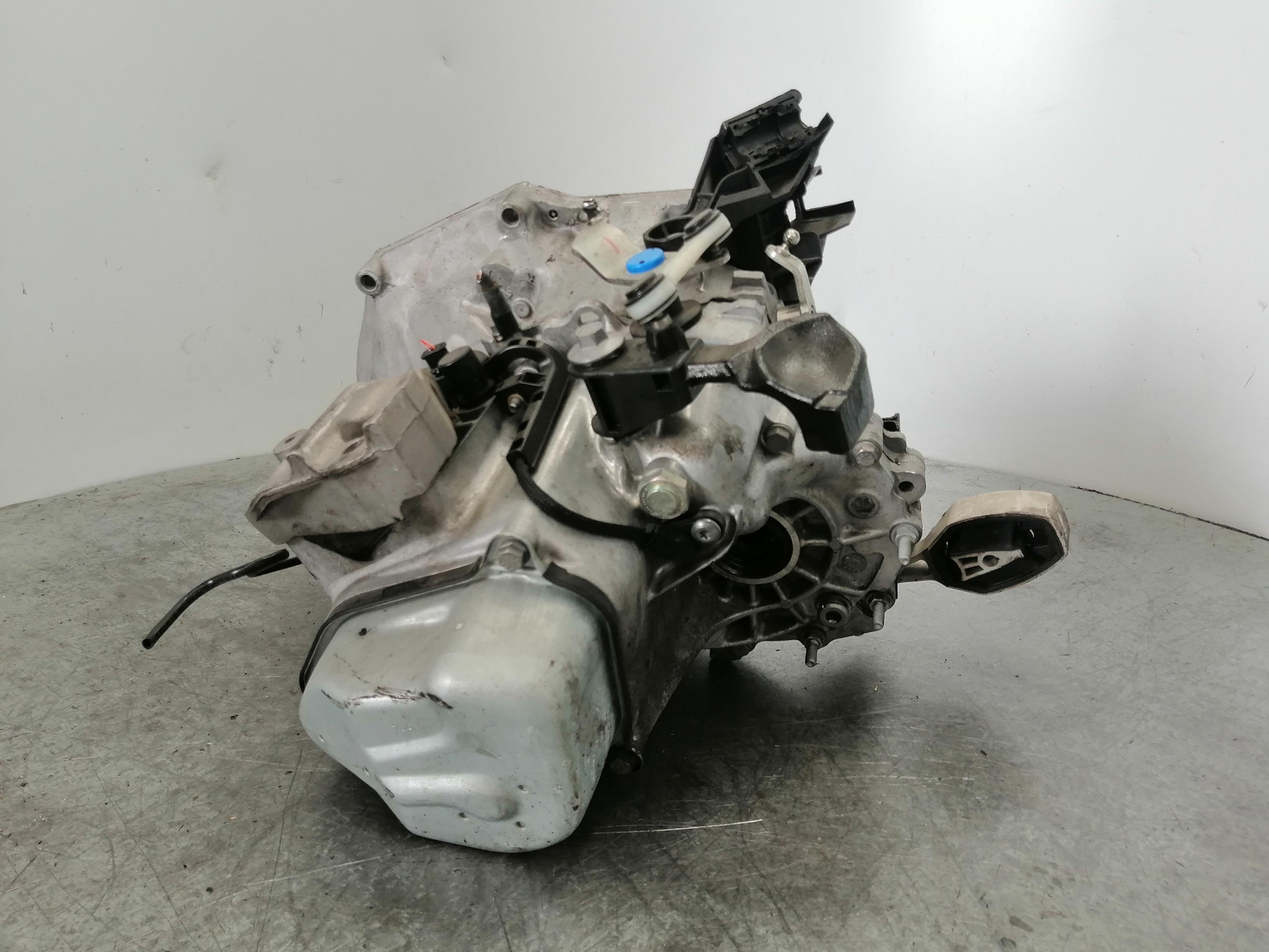 PEUGEOT 208 Peugeot 208 (2012-2015) Gearbox 20A704 24290591