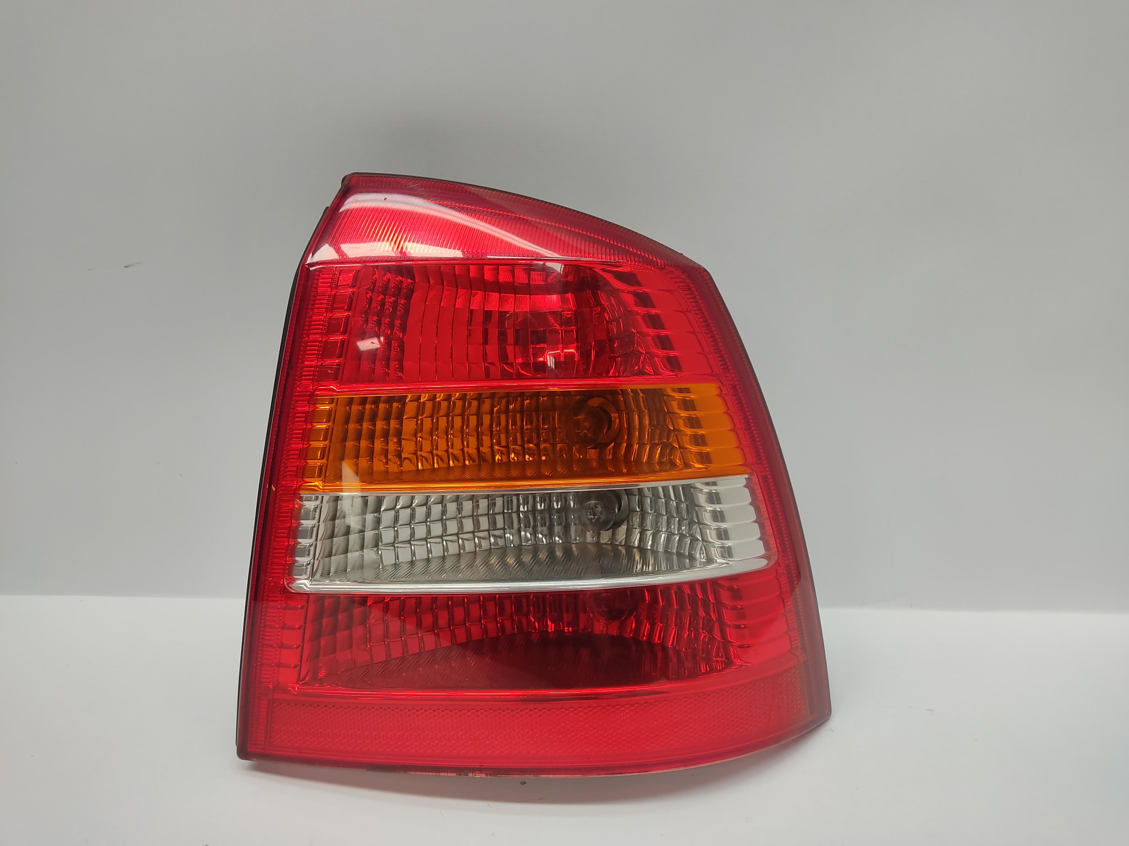 OPEL Astra H (2004-2014) Rear Right Taillight Lamp 25204386
